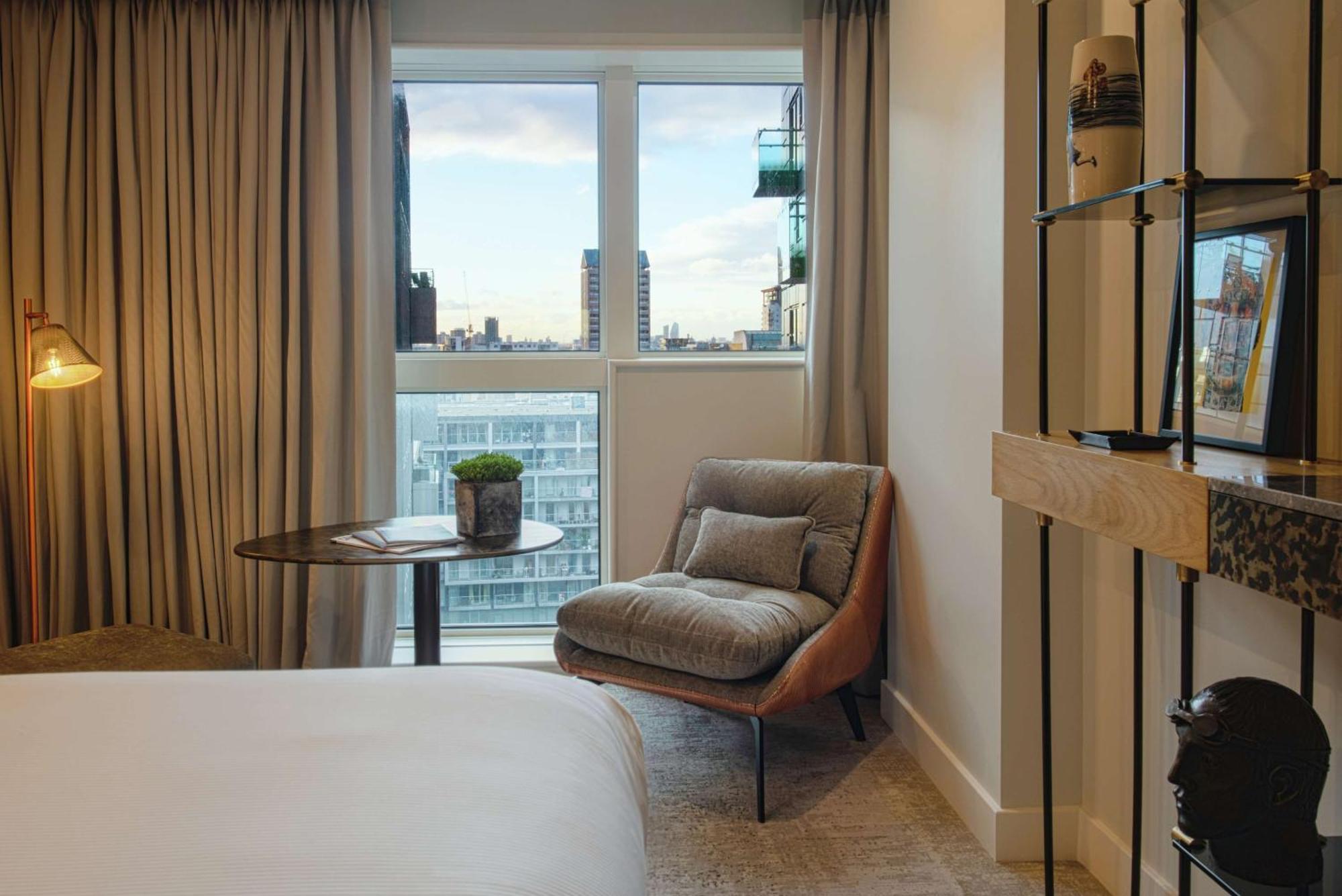 Hotel Lincoln Plaza London, Curio Collection By Hilton London