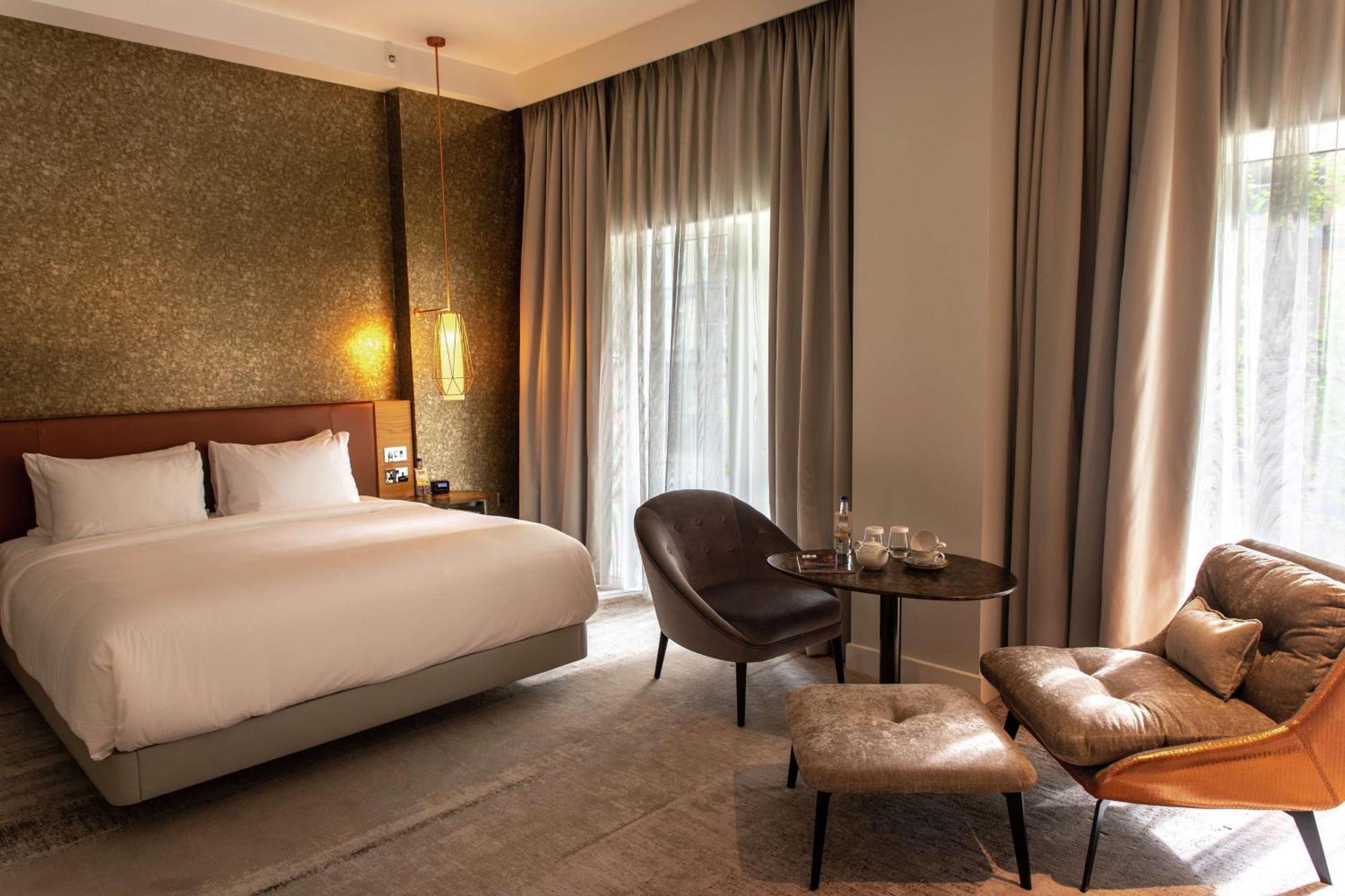 Hotel Lincoln Plaza London, Curio Collection By Hilton