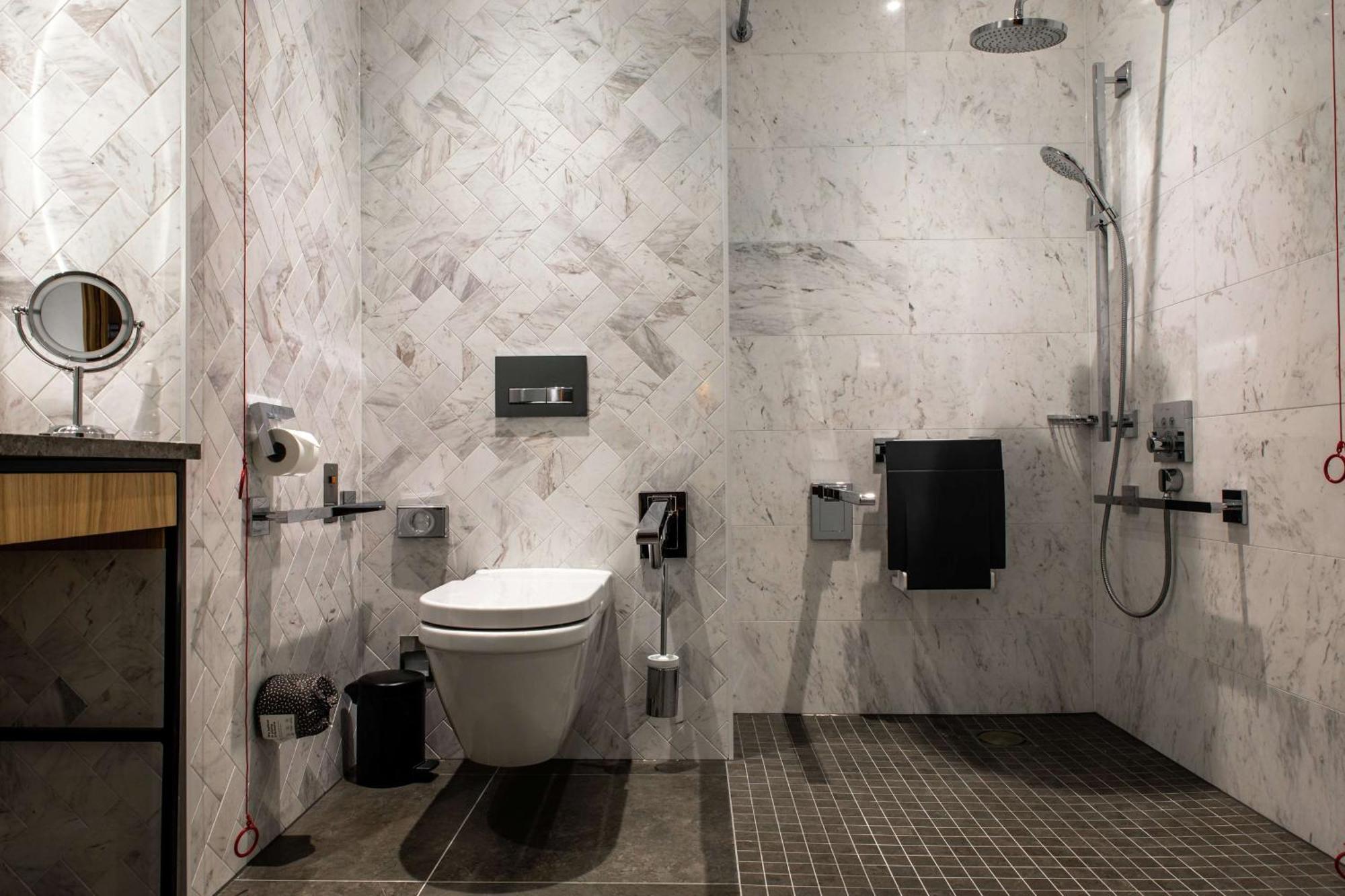 Hotel Lincoln Plaza London, Curio Collection By Hilton London