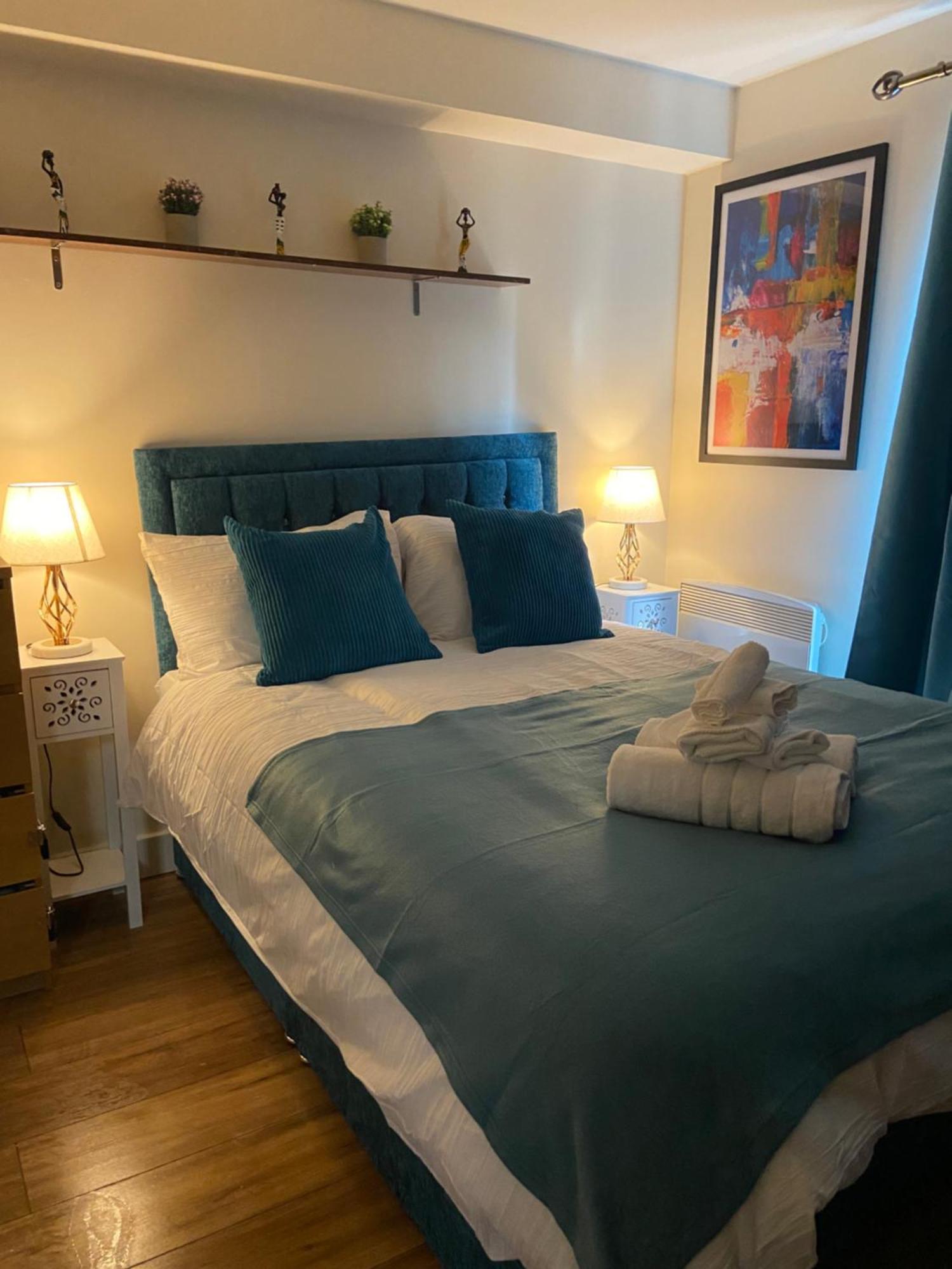 Apartamento Beautiful 2 Bed Waterfront With Parking Perfect For Canary Wharf - 2 Bed 2 Bath With High Speed Wifi And Netflix And Parking Londres