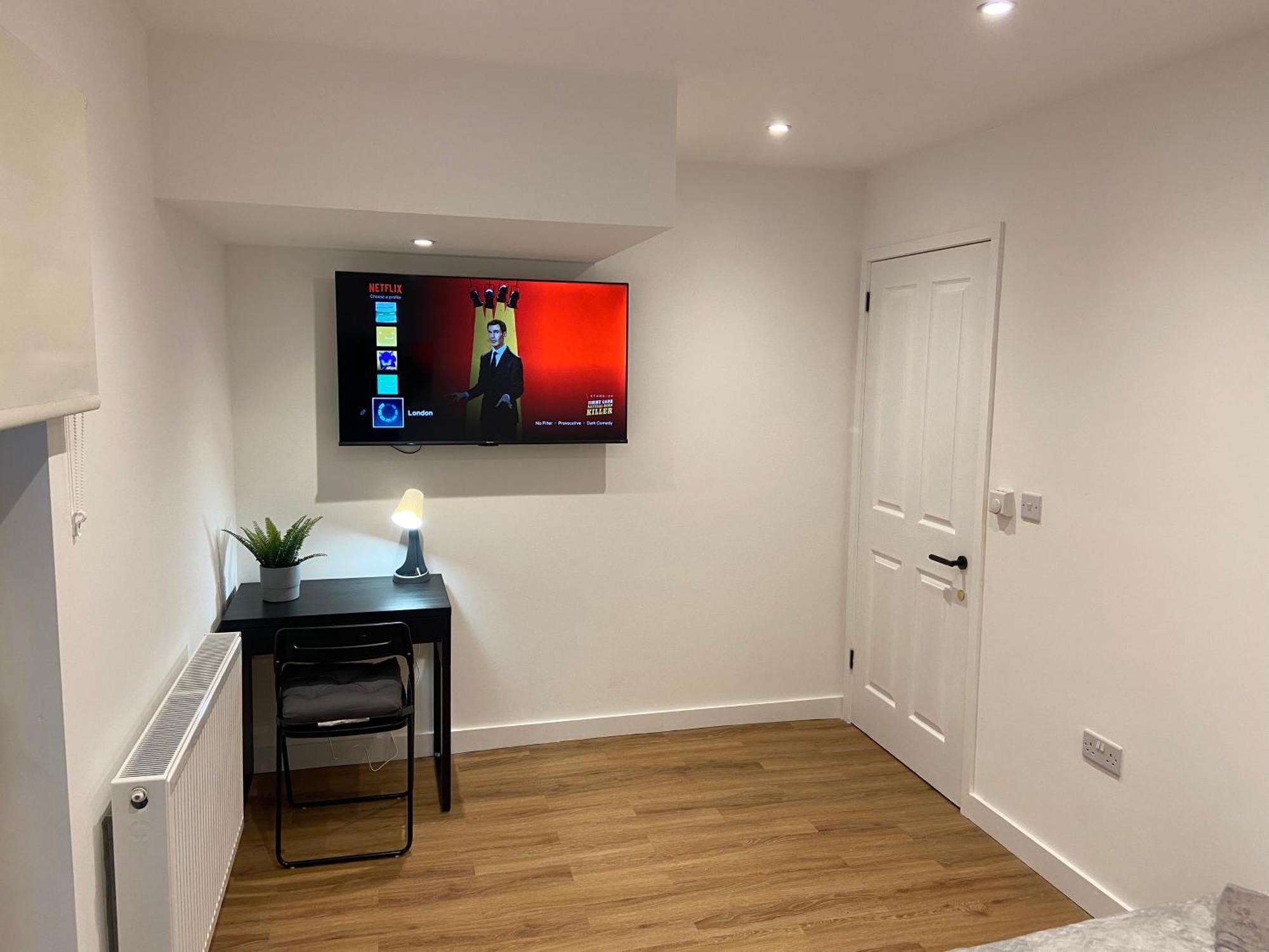 Guest house Kensington With Private Garden & Bathroom London