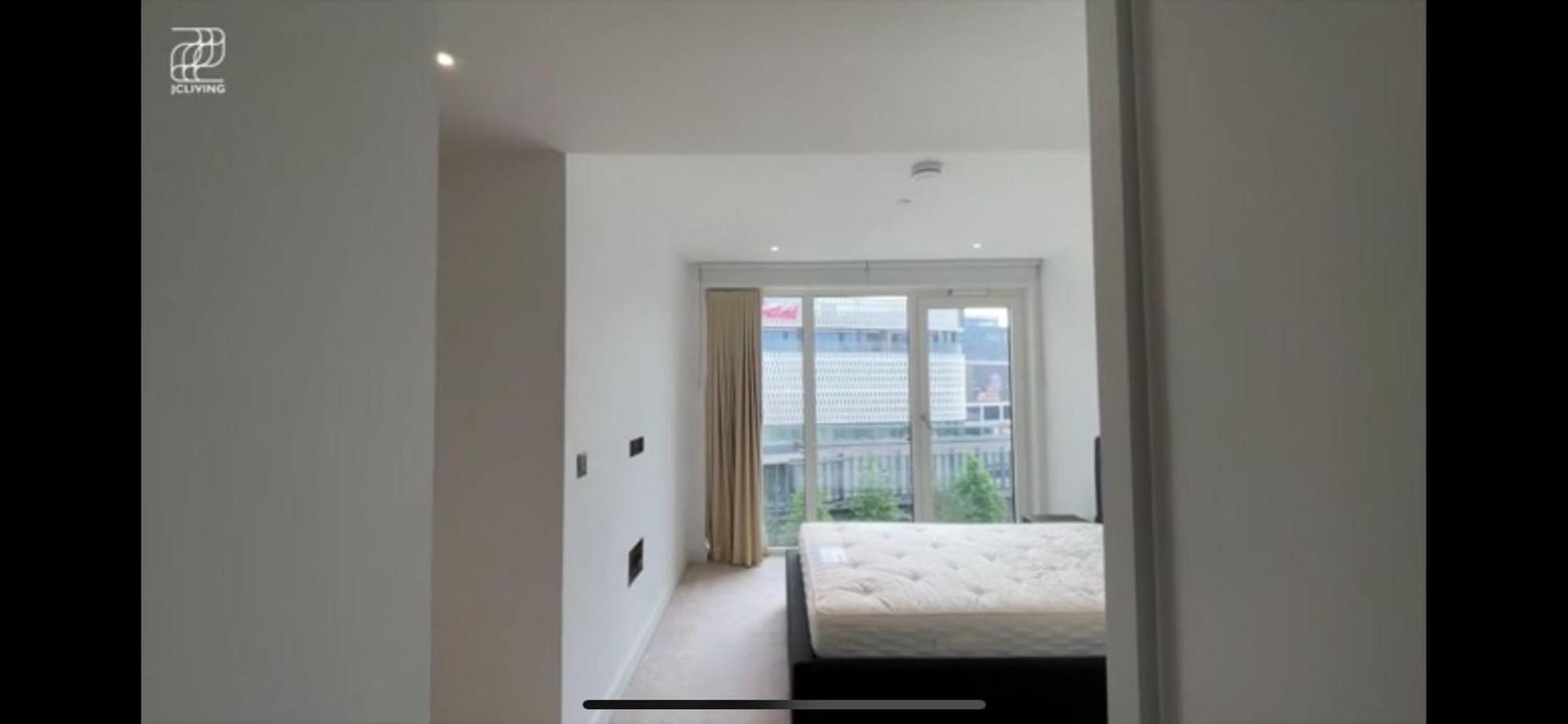 Apartment Luxury Modern 2bd 2ba White Living