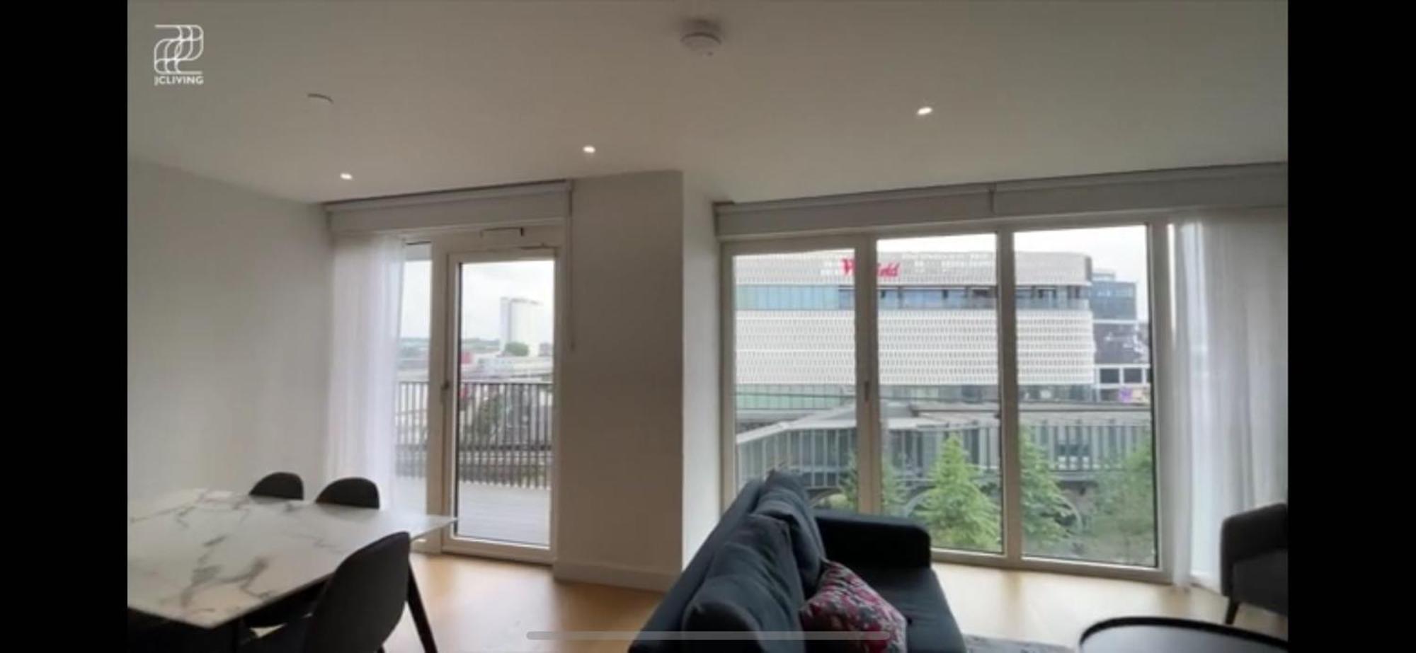Apartment Luxury Modern 2bd 2ba White Living