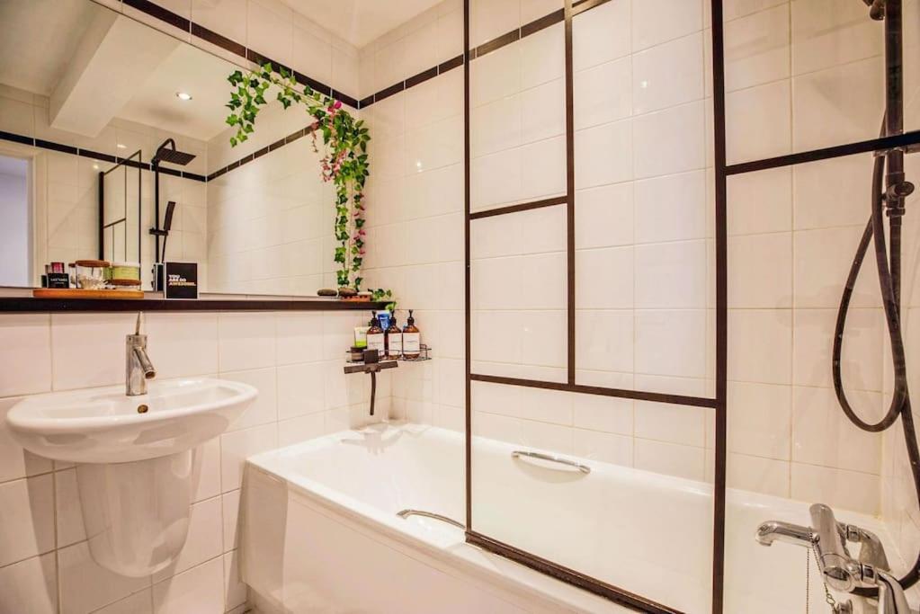 Spacious 2 Bed Flat - Woolwich - Elizabeth Line