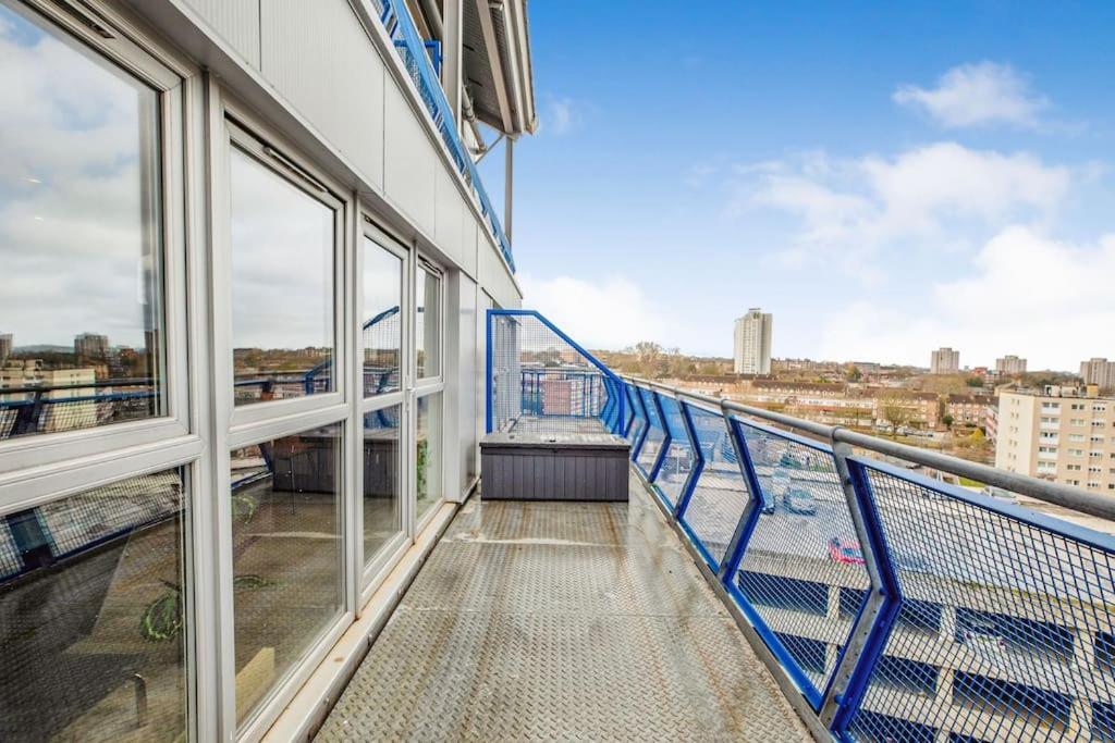 Spacious 2 Bed Flat - Woolwich - Elizabeth Line London