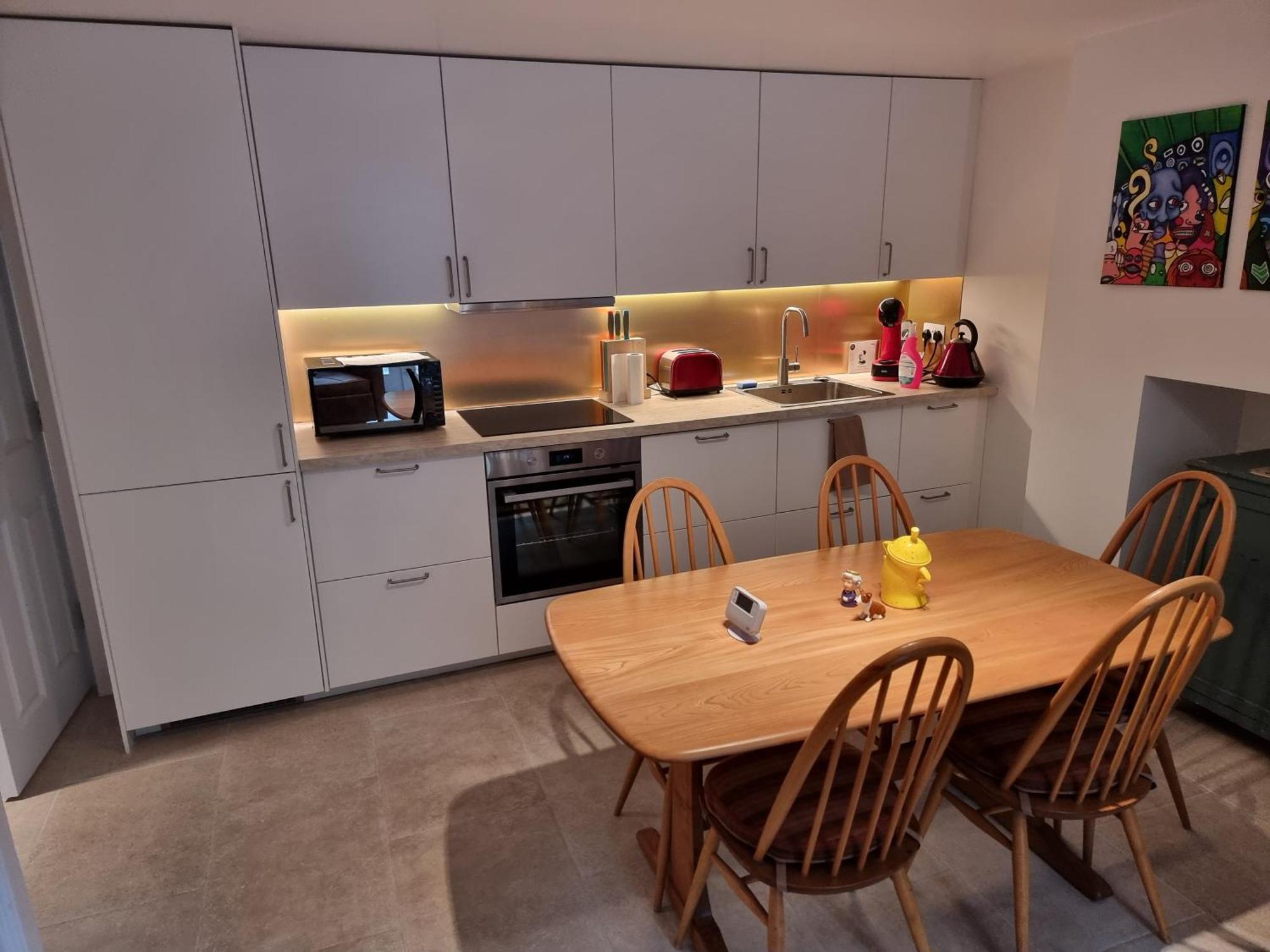Apartment Entire Ground Floor Flat, Free Off-street Parking And Large Garden London