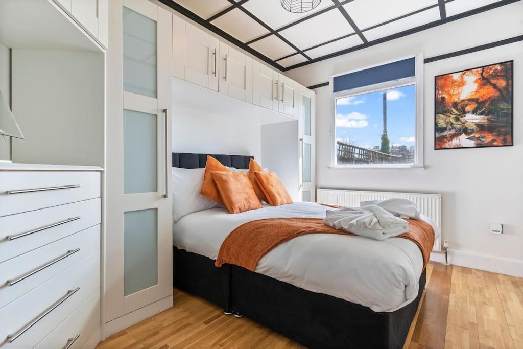 Apartment Heart Of Acton - Free Parking - Perfect For Contractors