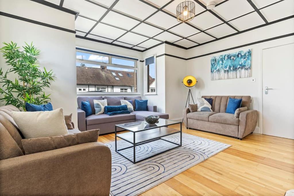 Apartment Heart Of Acton - Free Parking - Perfect For Contractors *