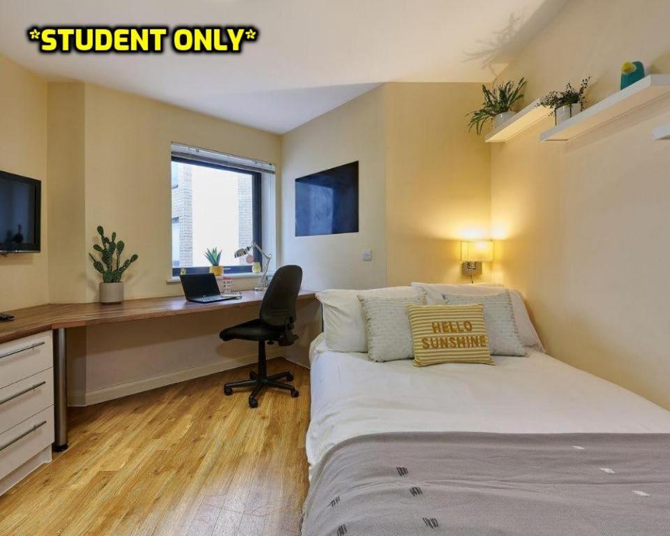 Student Only Zeni Vauxhall London