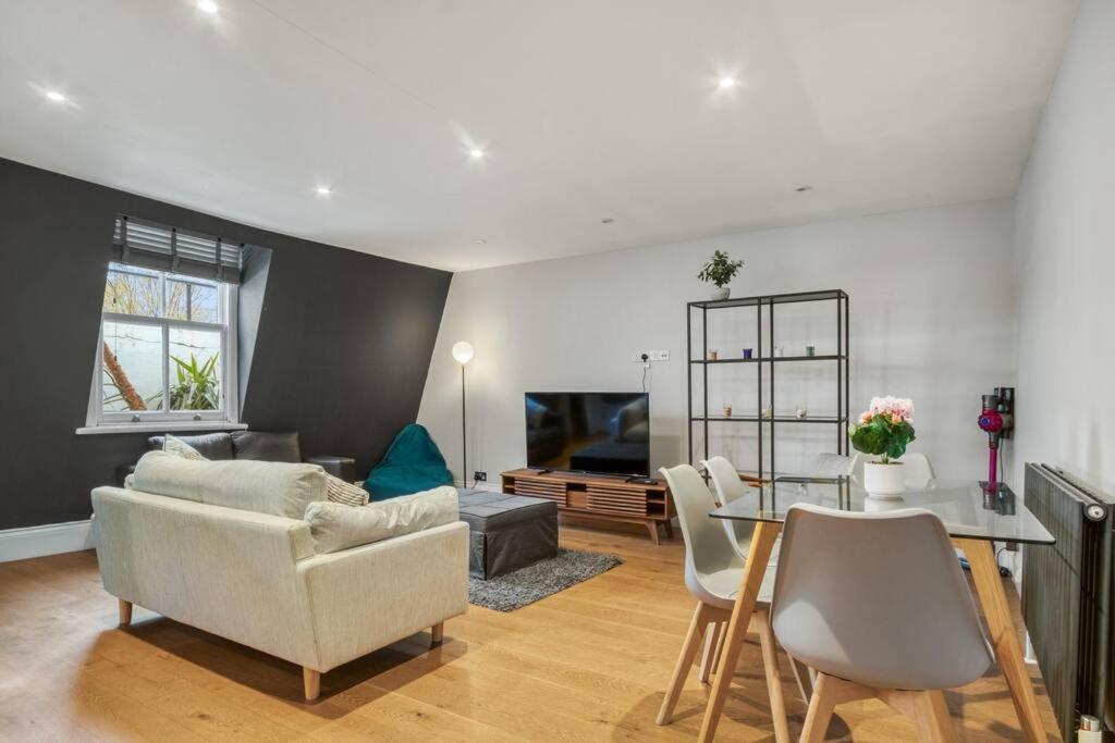 Apartment Modern 2 Bed 2 Bath Chelsea London