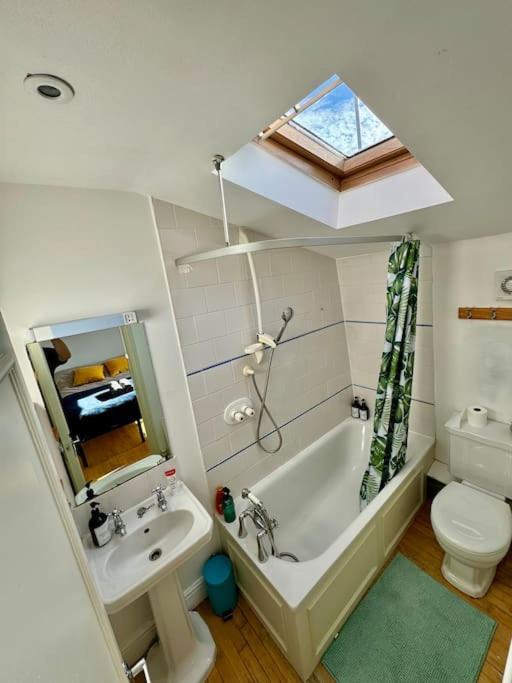 Victoria - 1 Bedroom 4 People Londen