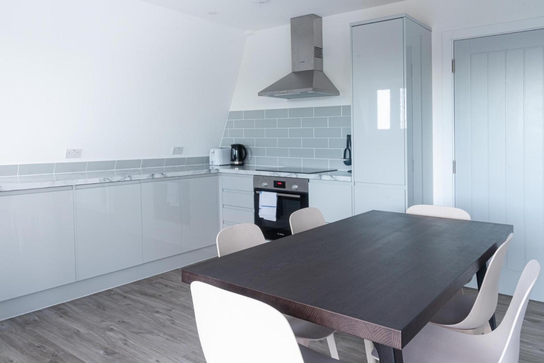 Apartment Newly Refurbished 2 Bed With Fantastic View London