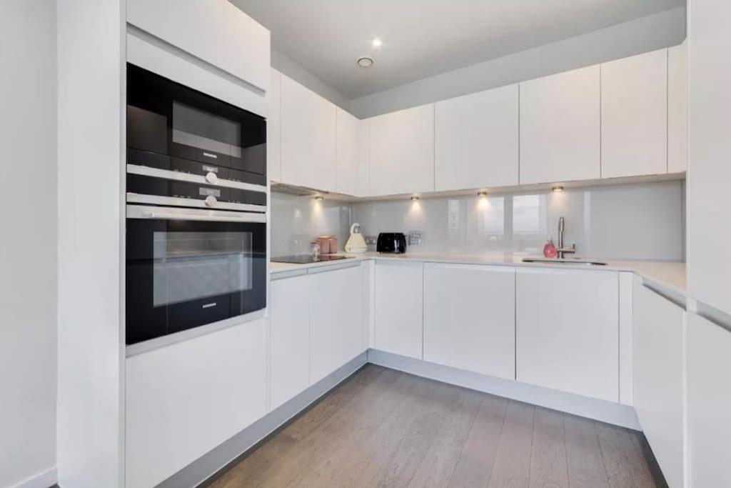 King's Cross Modern 2 Bedroom