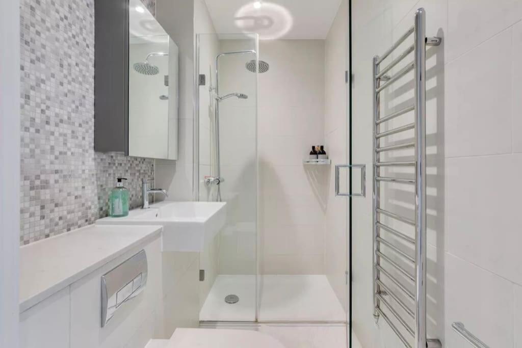King's Cross Modern 2 Bedroom London