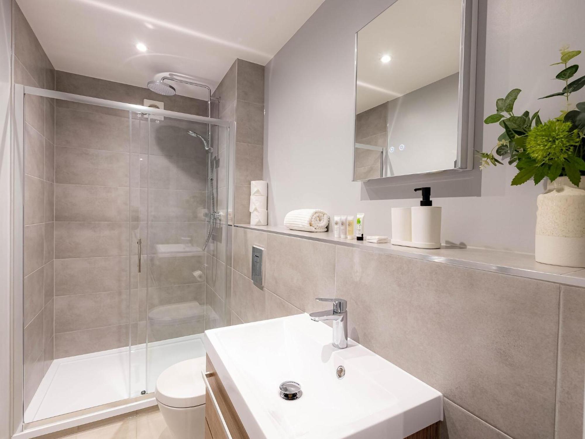 Luxurious Hackney Near Train Station *