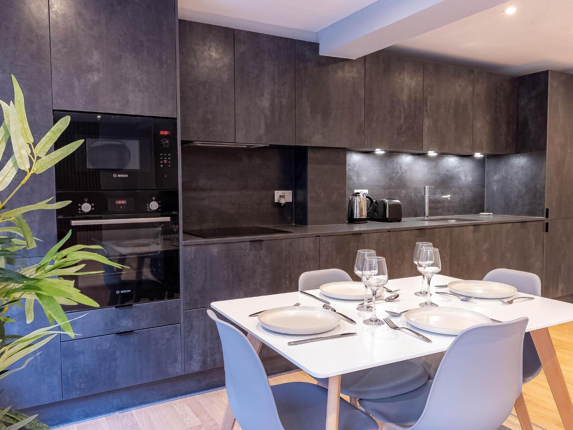 Luxurious Hackney Near Train Station * Londen