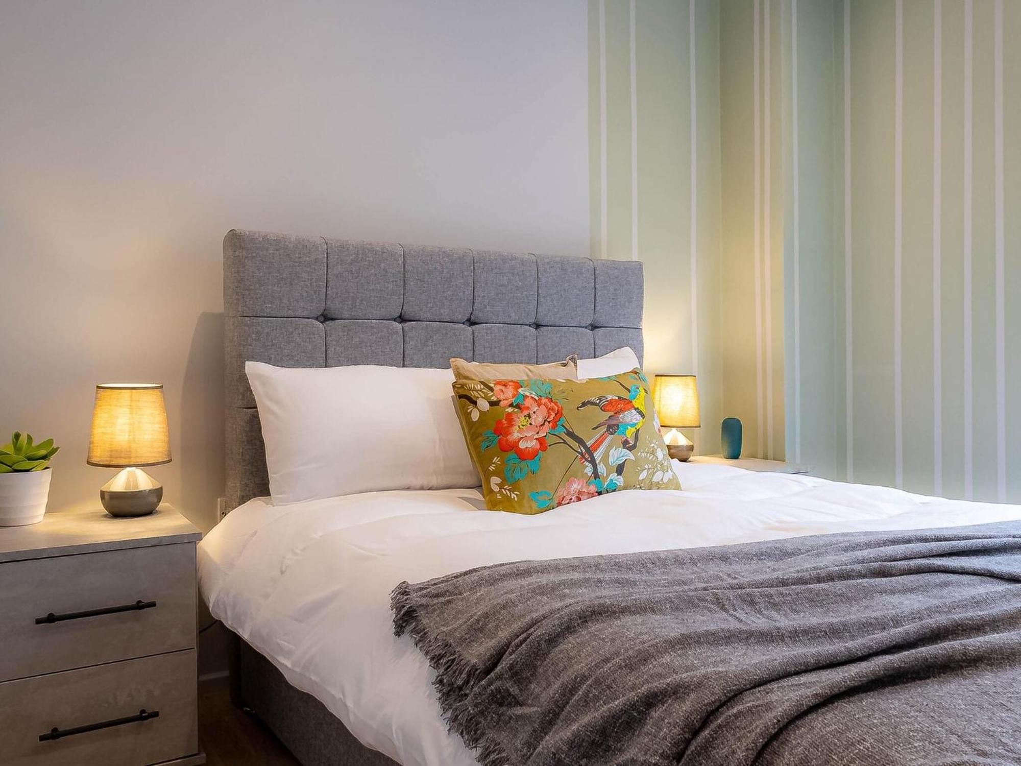 Luxurious Hackney Near Train Station * Londen