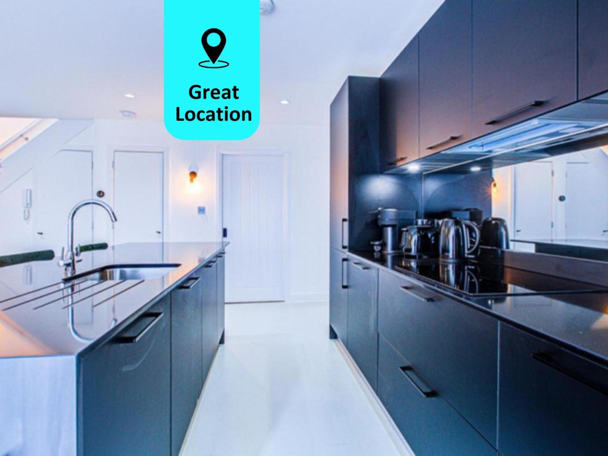 Beautiful 3-bedroom House Just Minutes From Queen's Park Tube Apartment