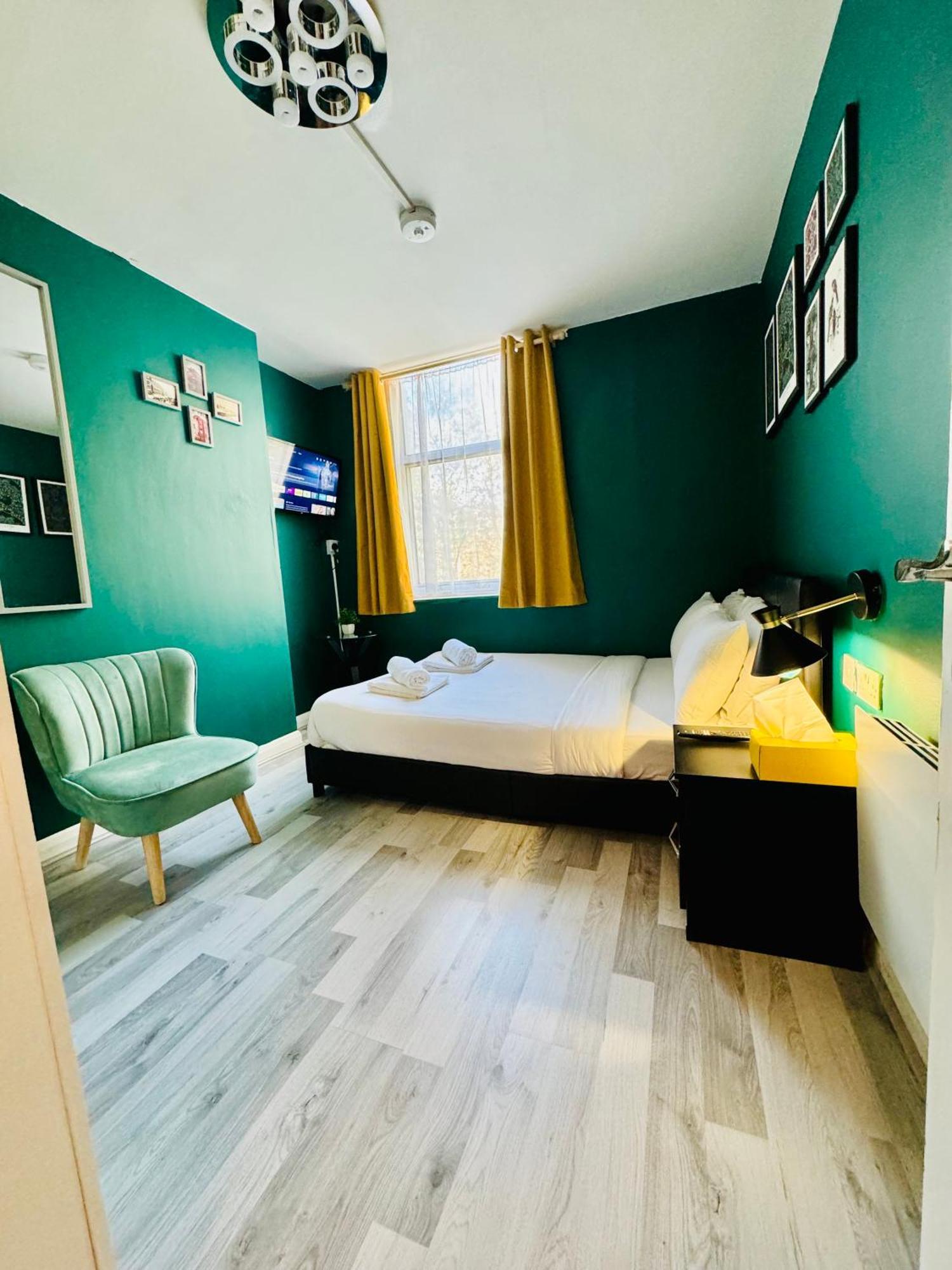 Unique Flat In 1110 Londen