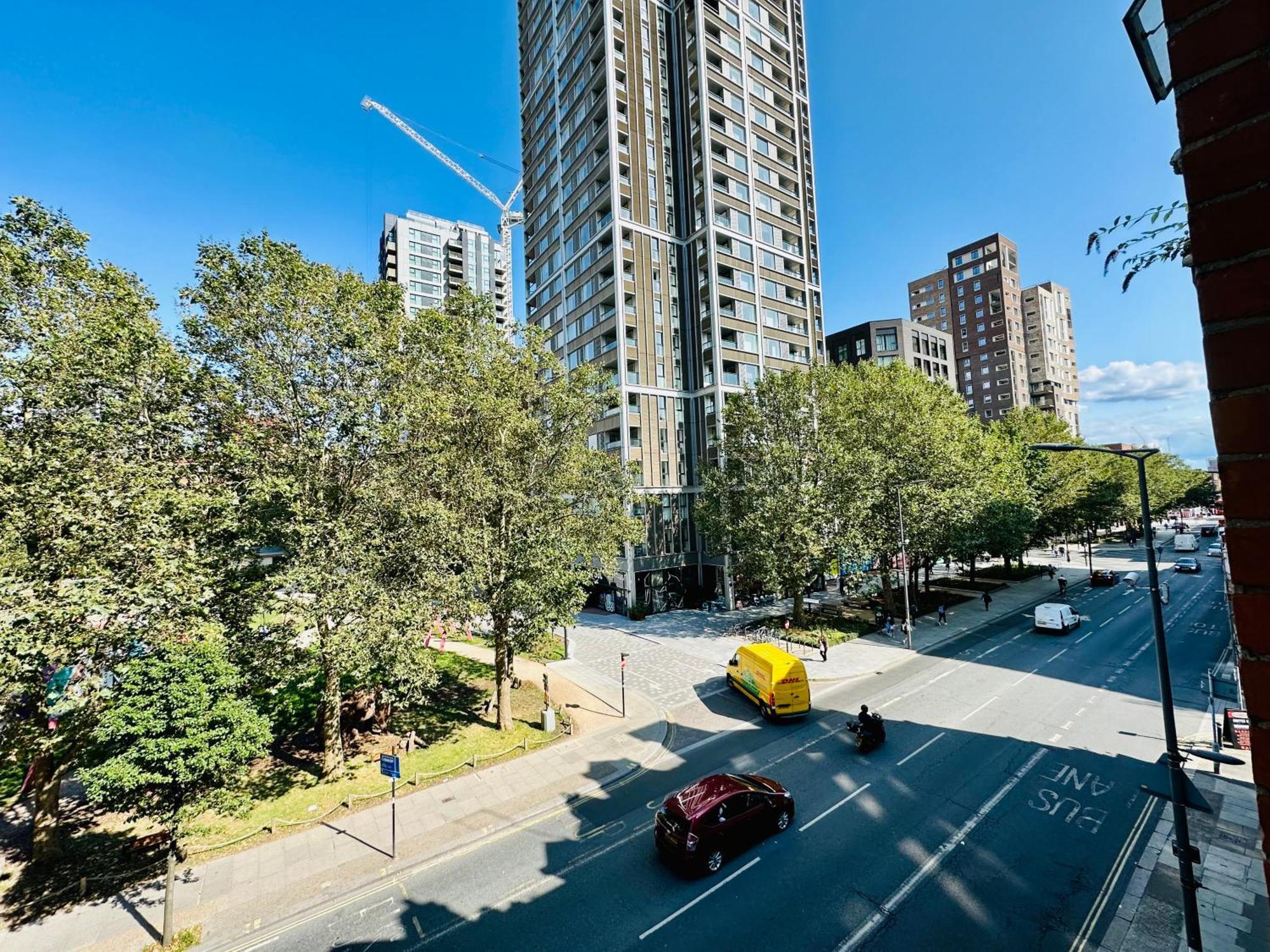 Unique Flat In 1110 Londen