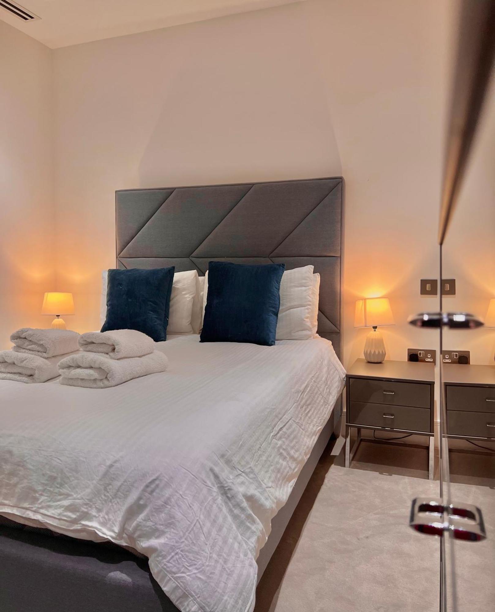 Luxury 2 Bedroom In Old Street, Apartment London