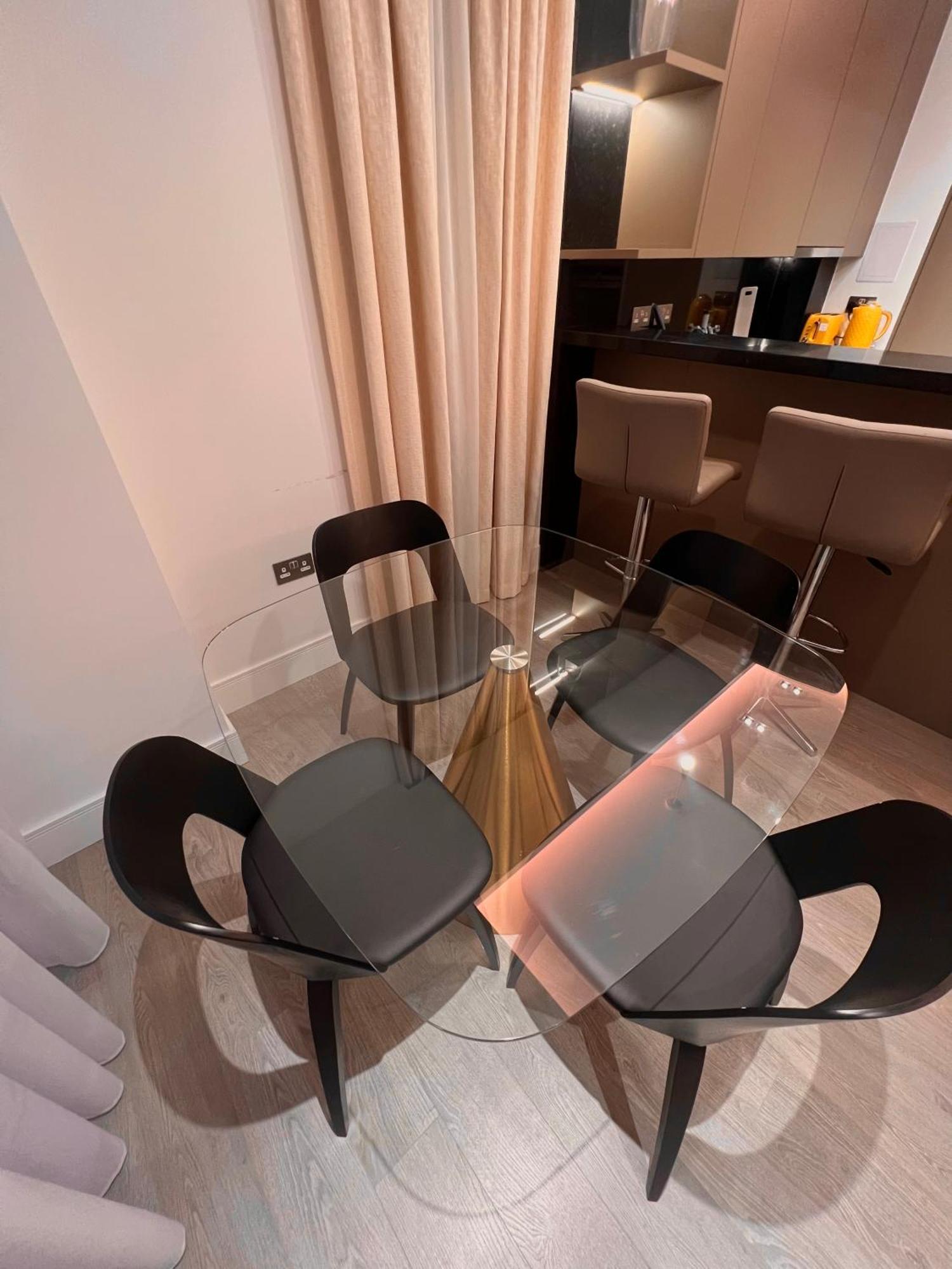 Luxury 2 Bedroom In Old Street, Apartment London