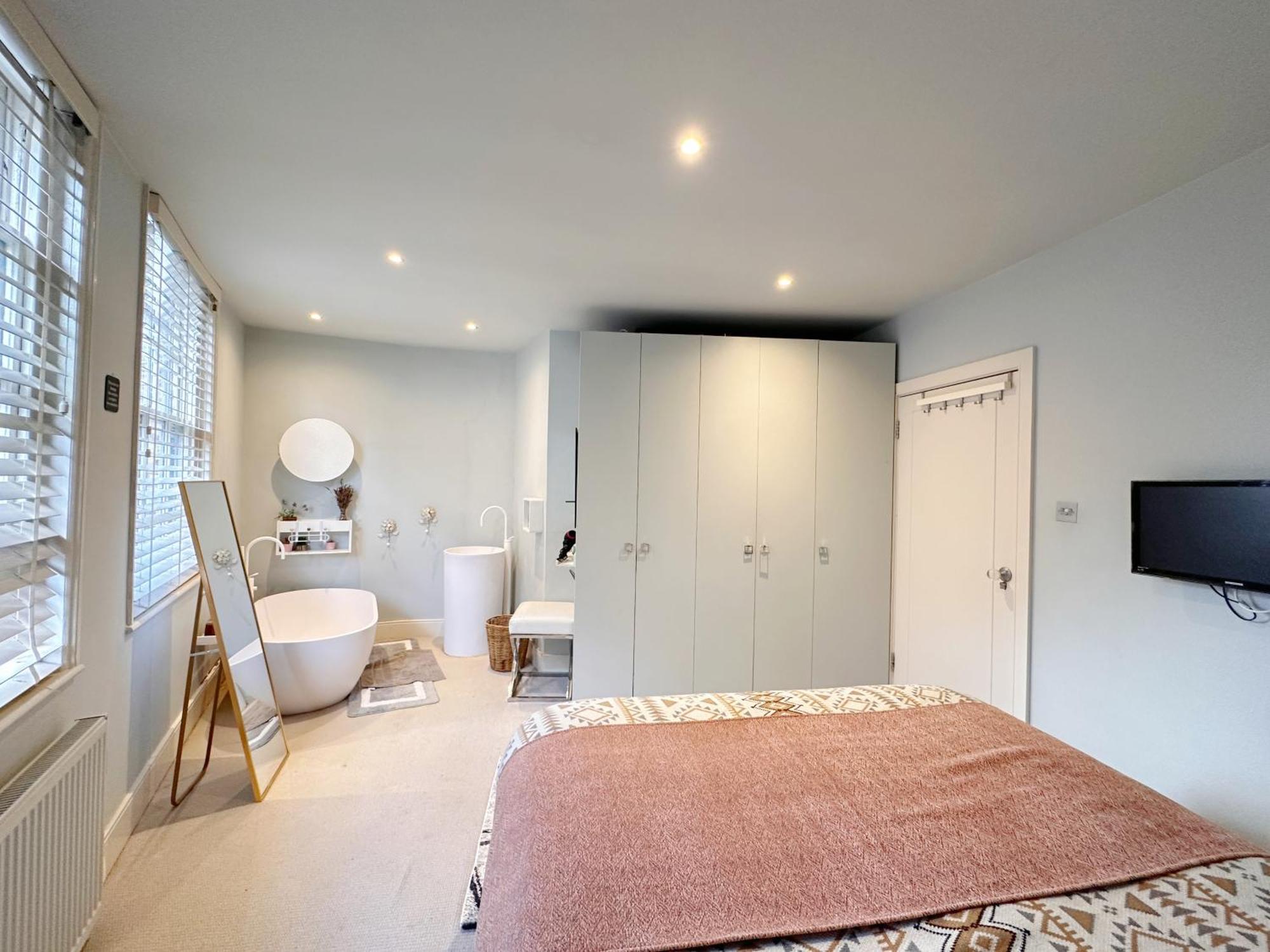 Modern Design 3brs 2f House Close To Victoria Villa Londres