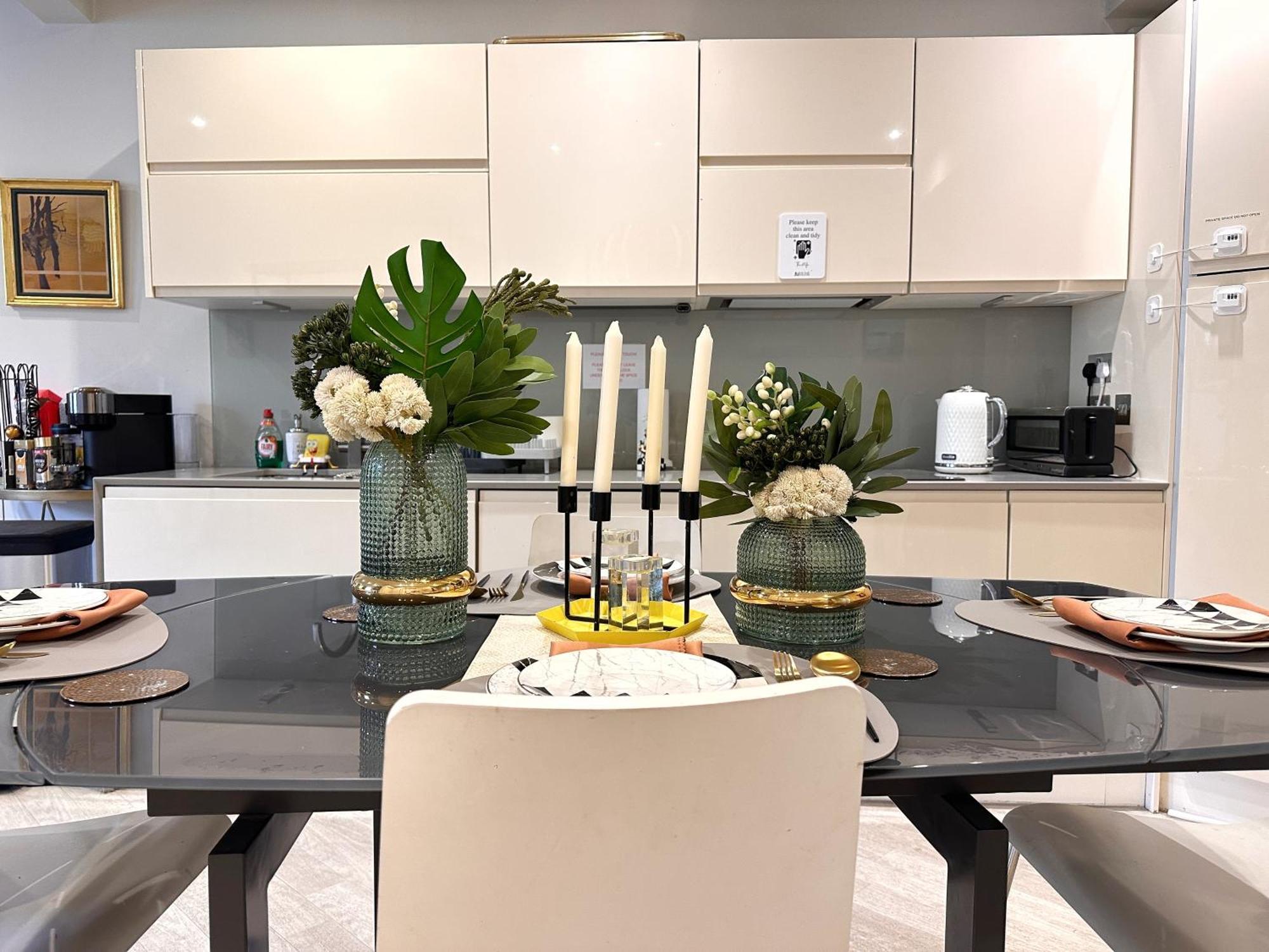Modern Design 3brs 2f House Close To Victoria * London