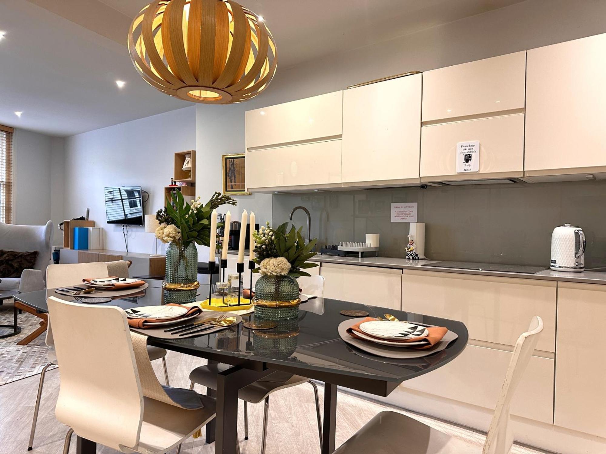 Modern Design 3brs 2f House Close To Victoria Villa Londres