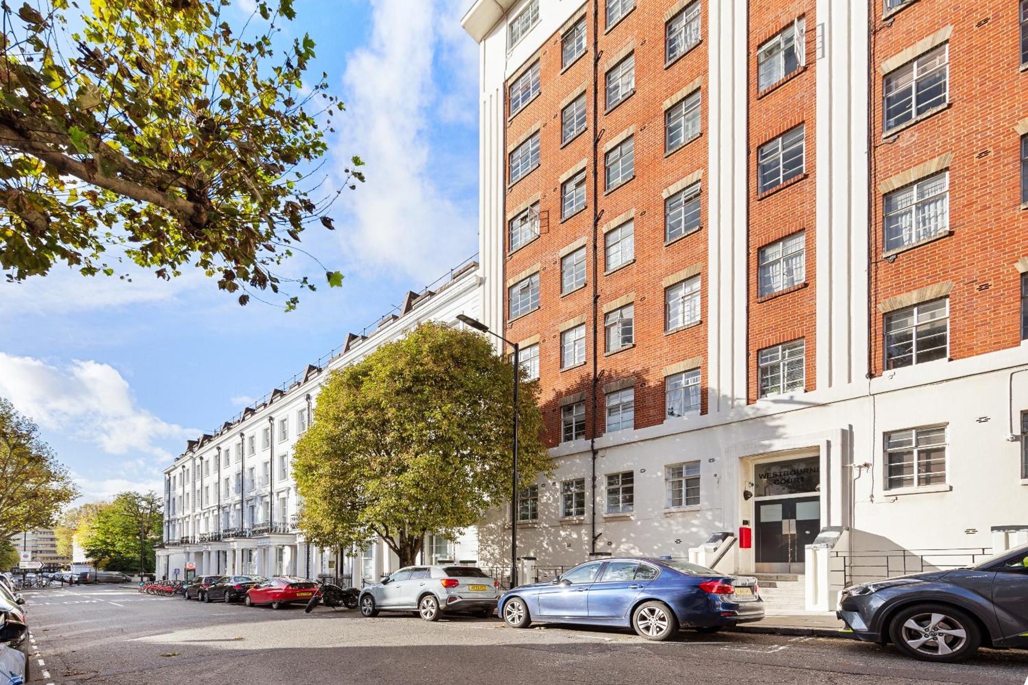 Paddington Station Paradise For Up To 4 Guests! Dream 2 Mins Walk From Station With Extra Double Sofa Bed! Londen