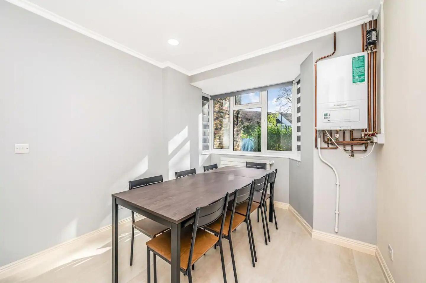 Pass The Keys Stylish Gardenten Mins To Holiday home London