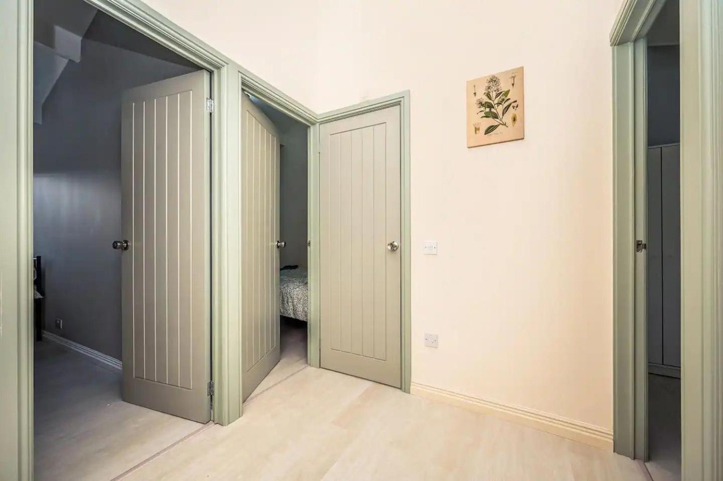 Pass The Keys Stylish Gardenten Mins To Holiday home *