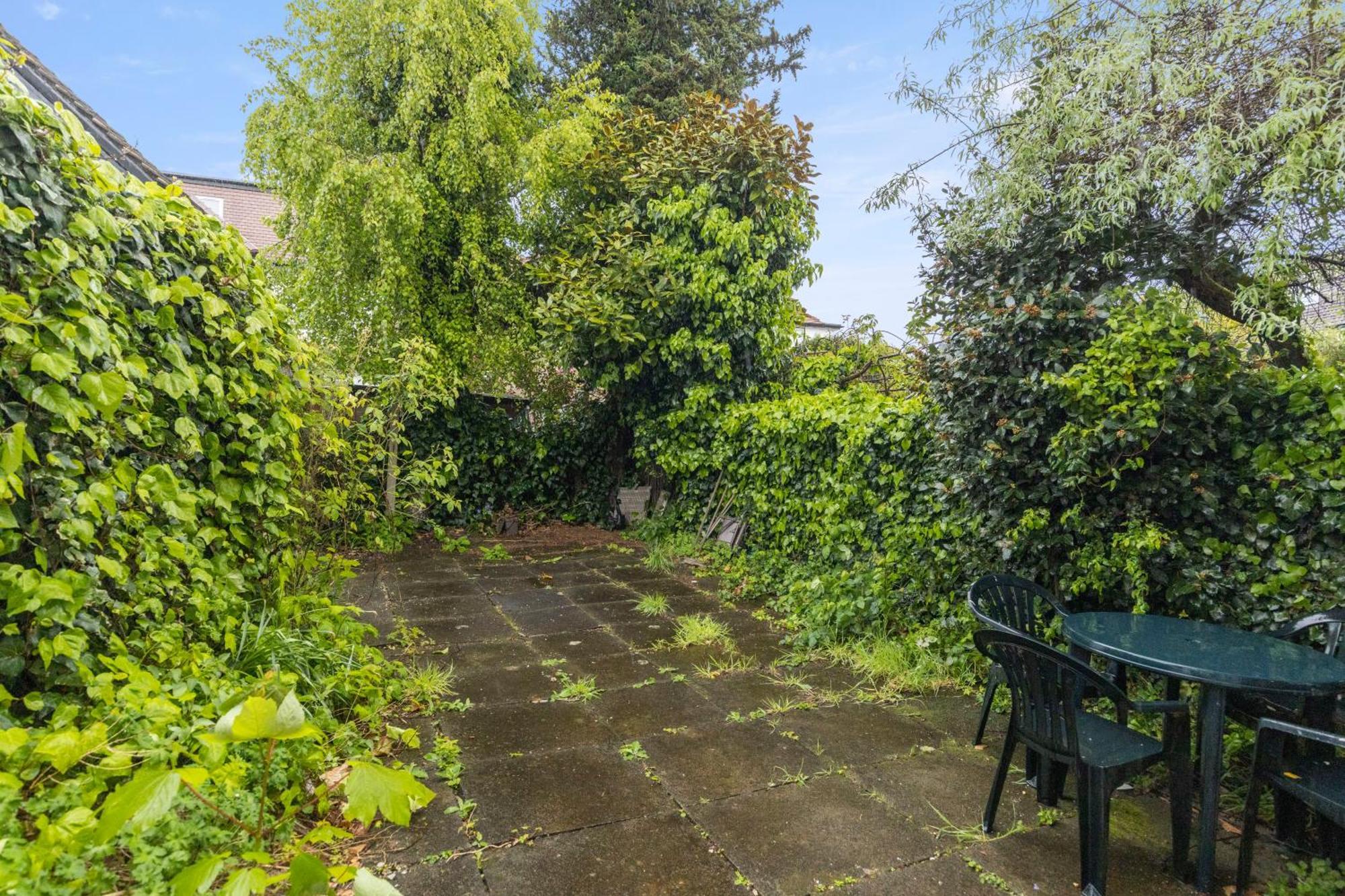 Holiday home 13-bed Gem, Opposite Tube Station Less Than 1 Min Walk *