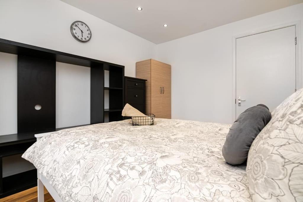 Modern House Just Refurbished Gasthof *