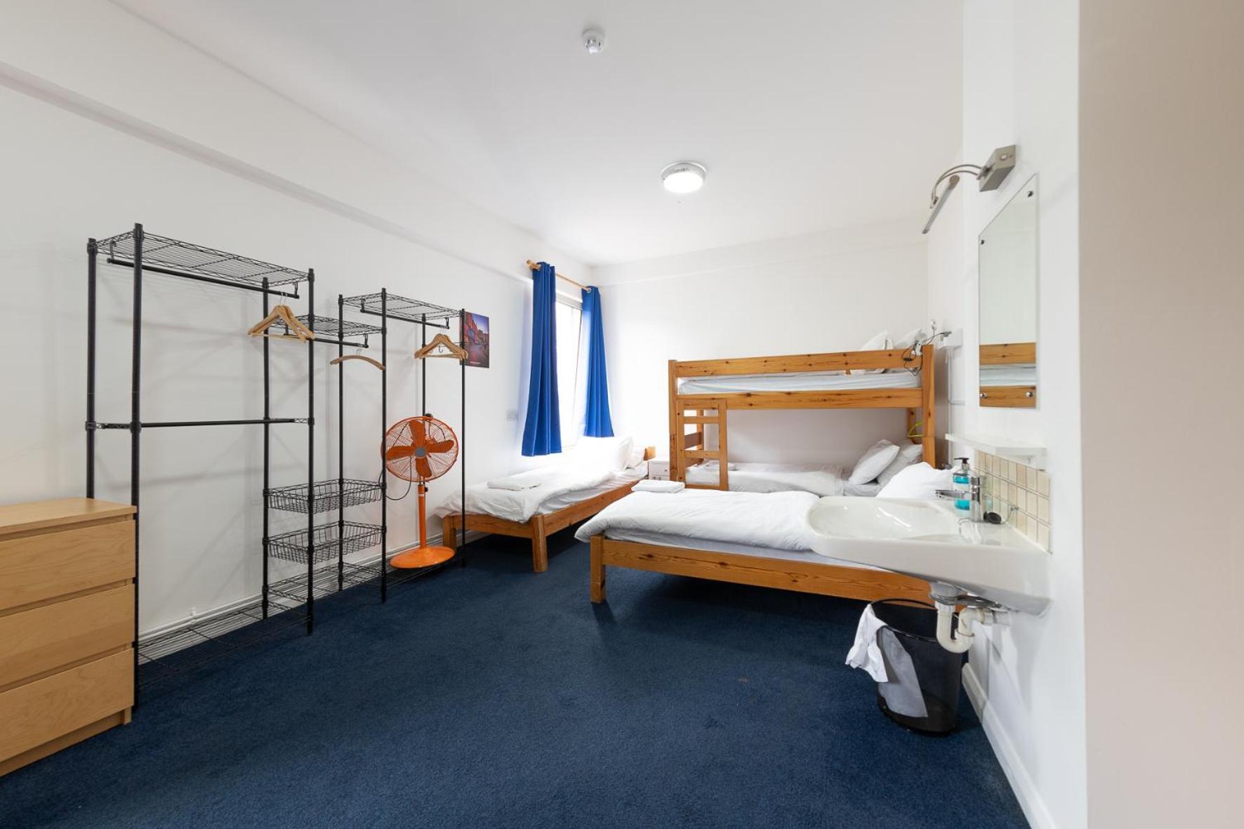 Pax Hostel *