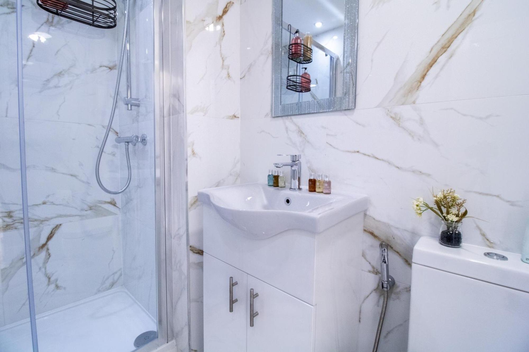 Oxford Street Chic Retreat - Unparalleled Elegance And Urban Comfort! Gc1 Apartment London