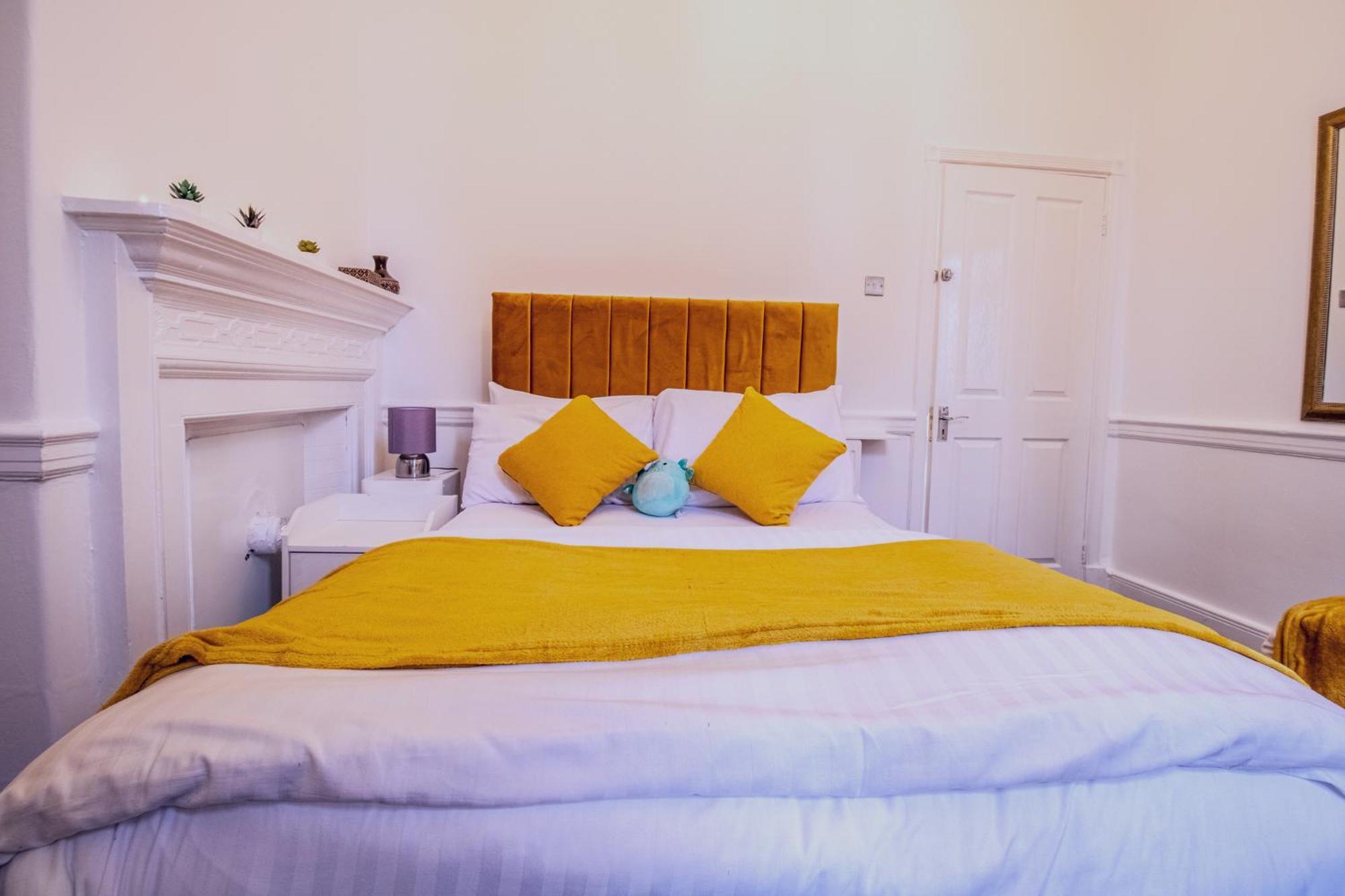 Oxford Street Chic Retreat - Unparalleled Elegance And Urban Comfort! Gc1 *