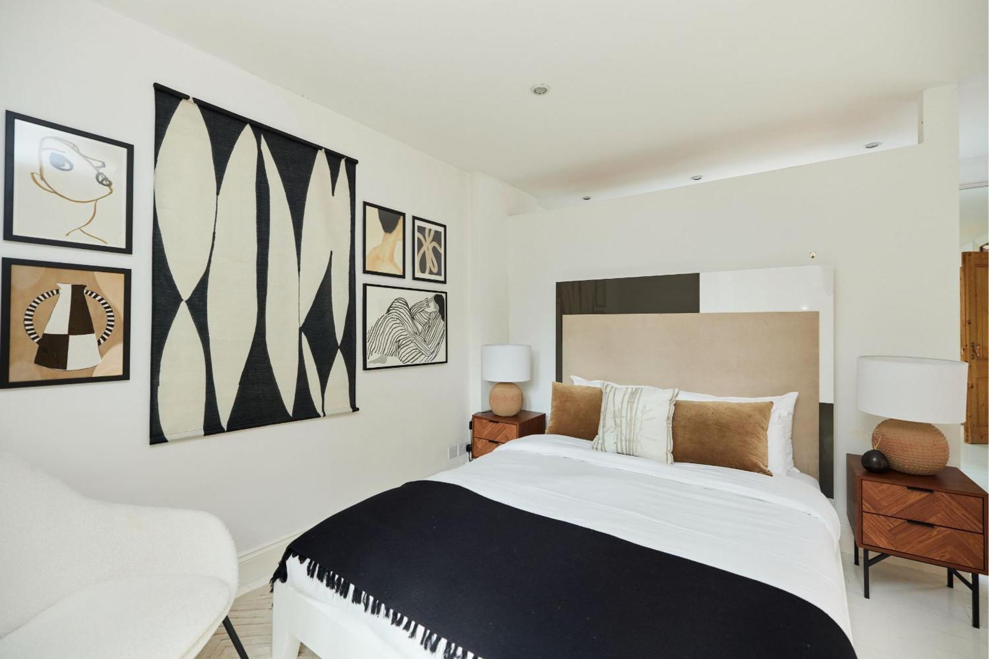 The Hampstead Wonder - Spacious 4bdr House With Balcony Apartment *