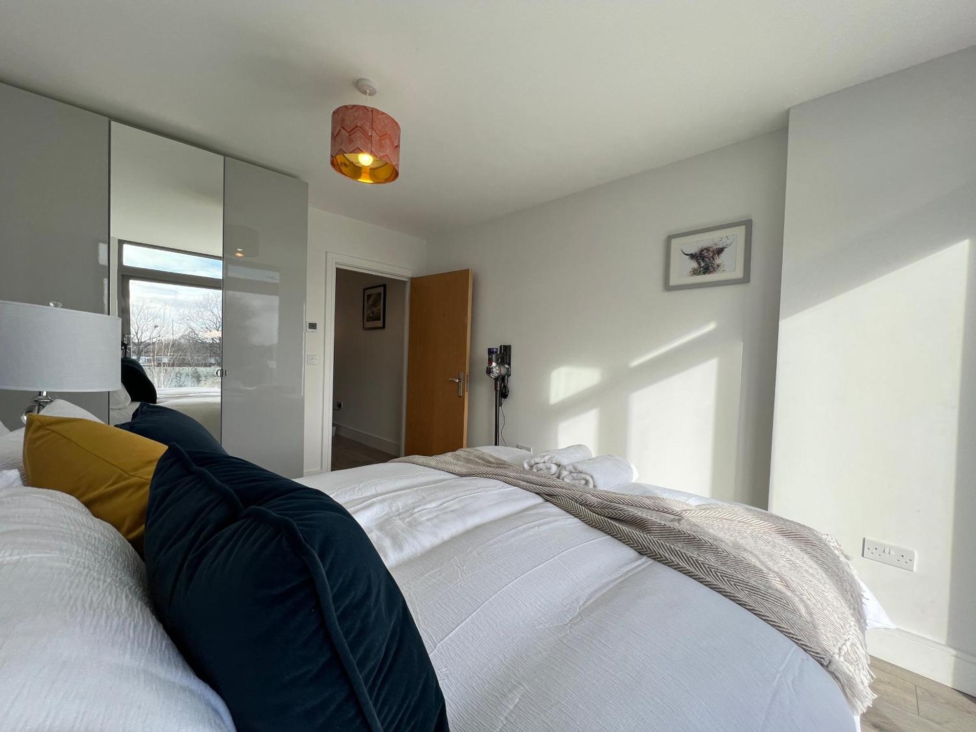 C1, Luxury 2 Bedroom Flat In Wembley * London