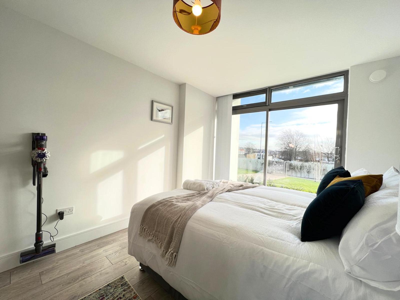 C1, Luxury 2 Bedroom Flat In Wembley *