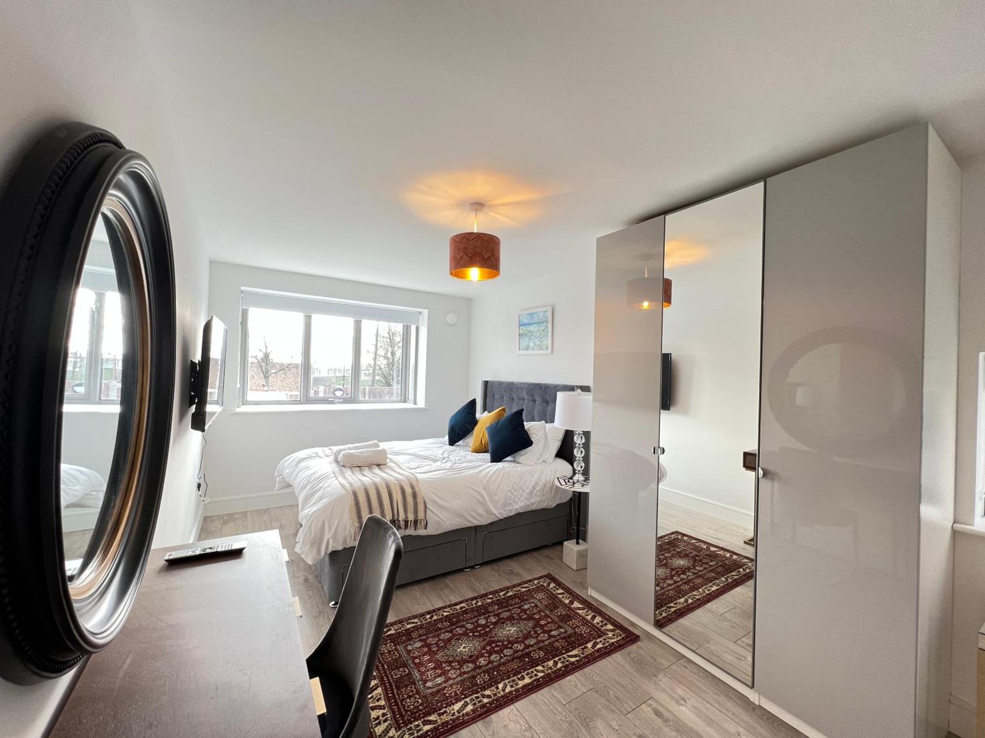 C1, Luxury 2 Bedroom Flat In Wembley