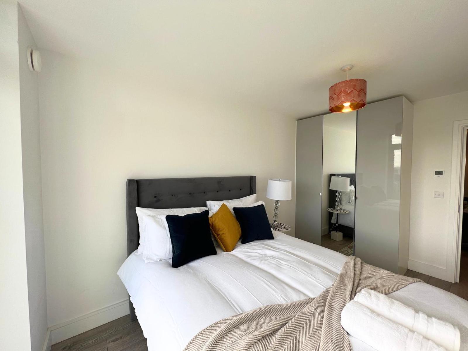 C1, Luxury 2 Bedroom Flat In Wembley * London