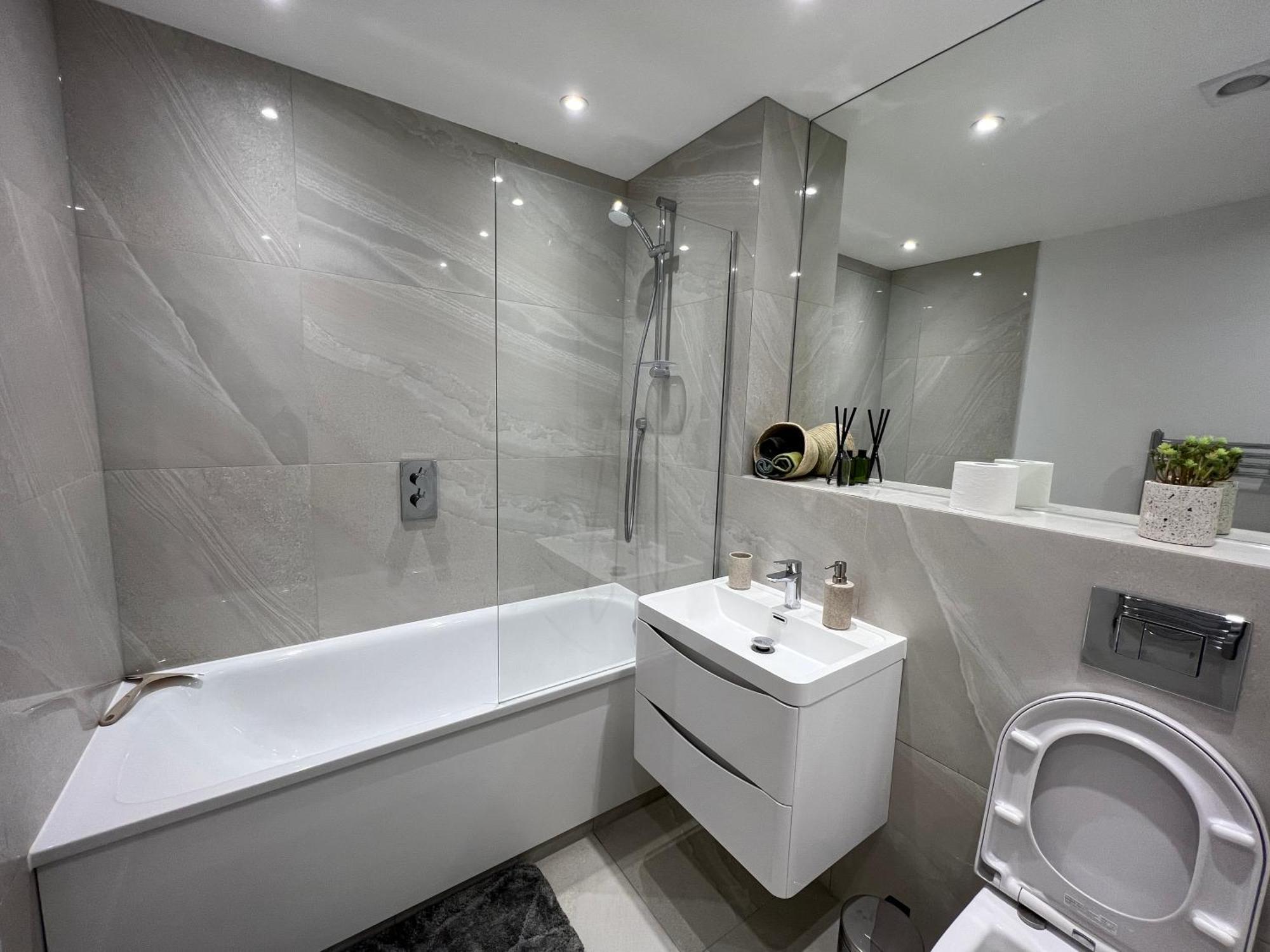 Apartment C1, Luxury 2 Bedroom Flat In Wembley *