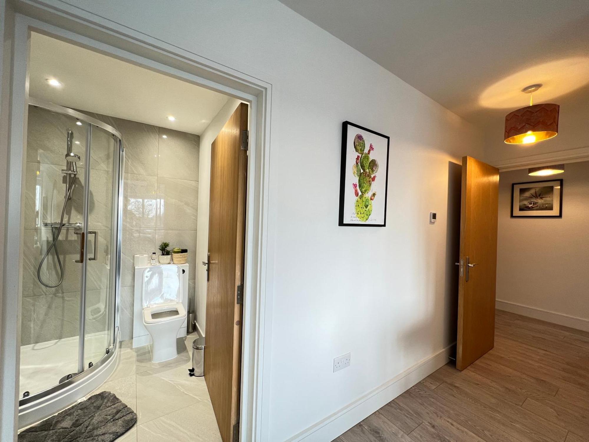 C1, Luxury 2 Bedroom Flat In Wembley Apartment London