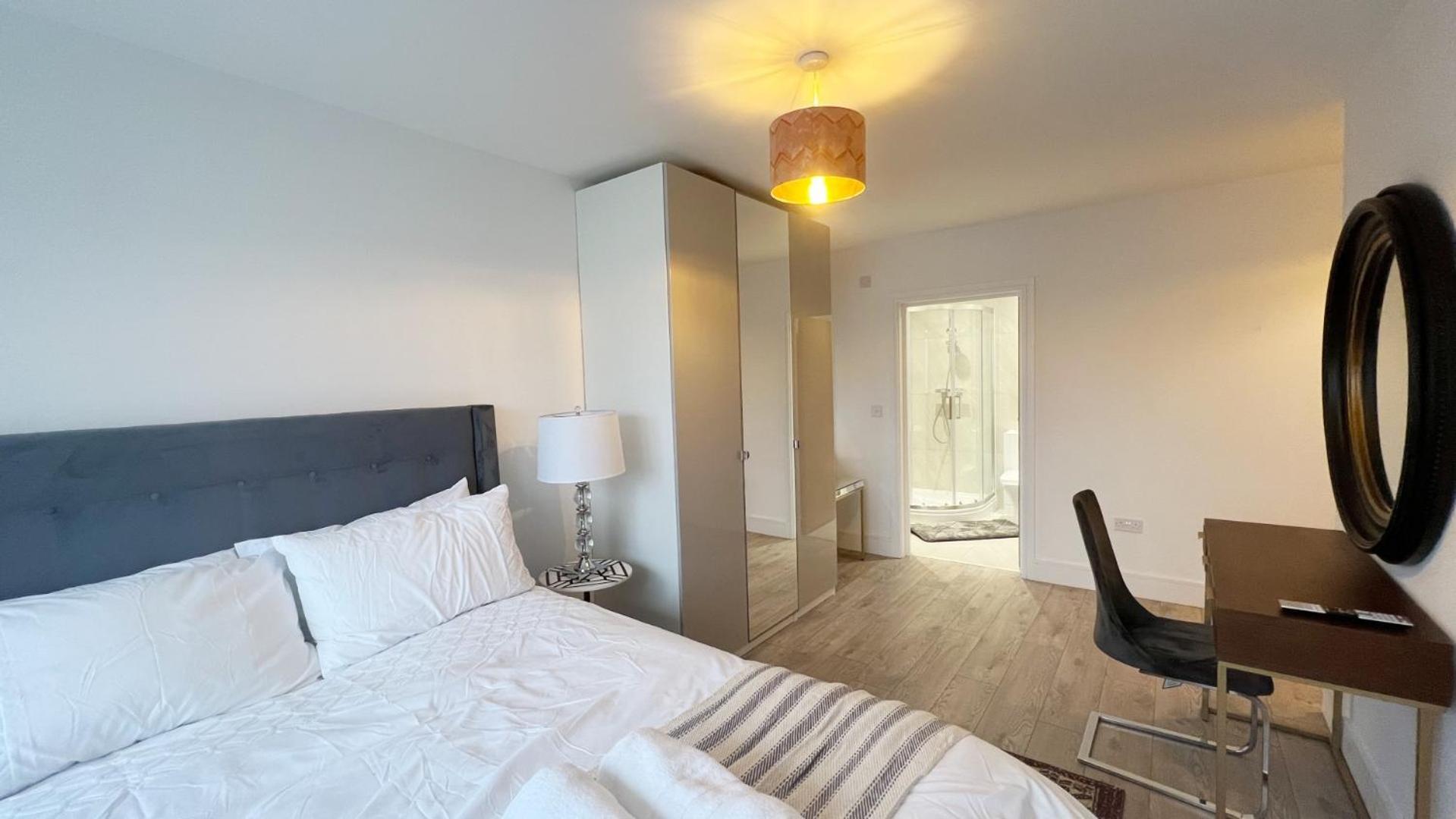 C1, Luxury 2 Bedroom Flat In Wembley