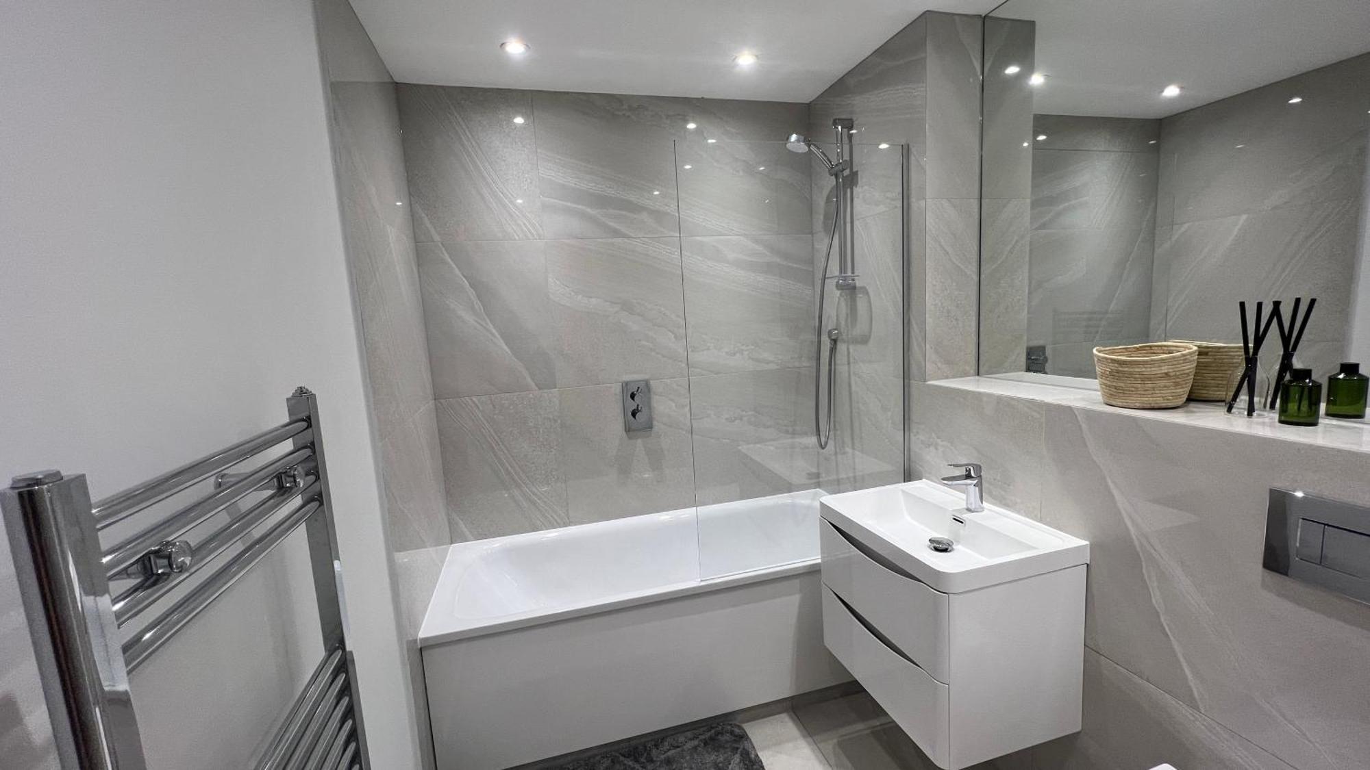 C1, Luxury 2 Bedroom Flat In Wembley Apartment London