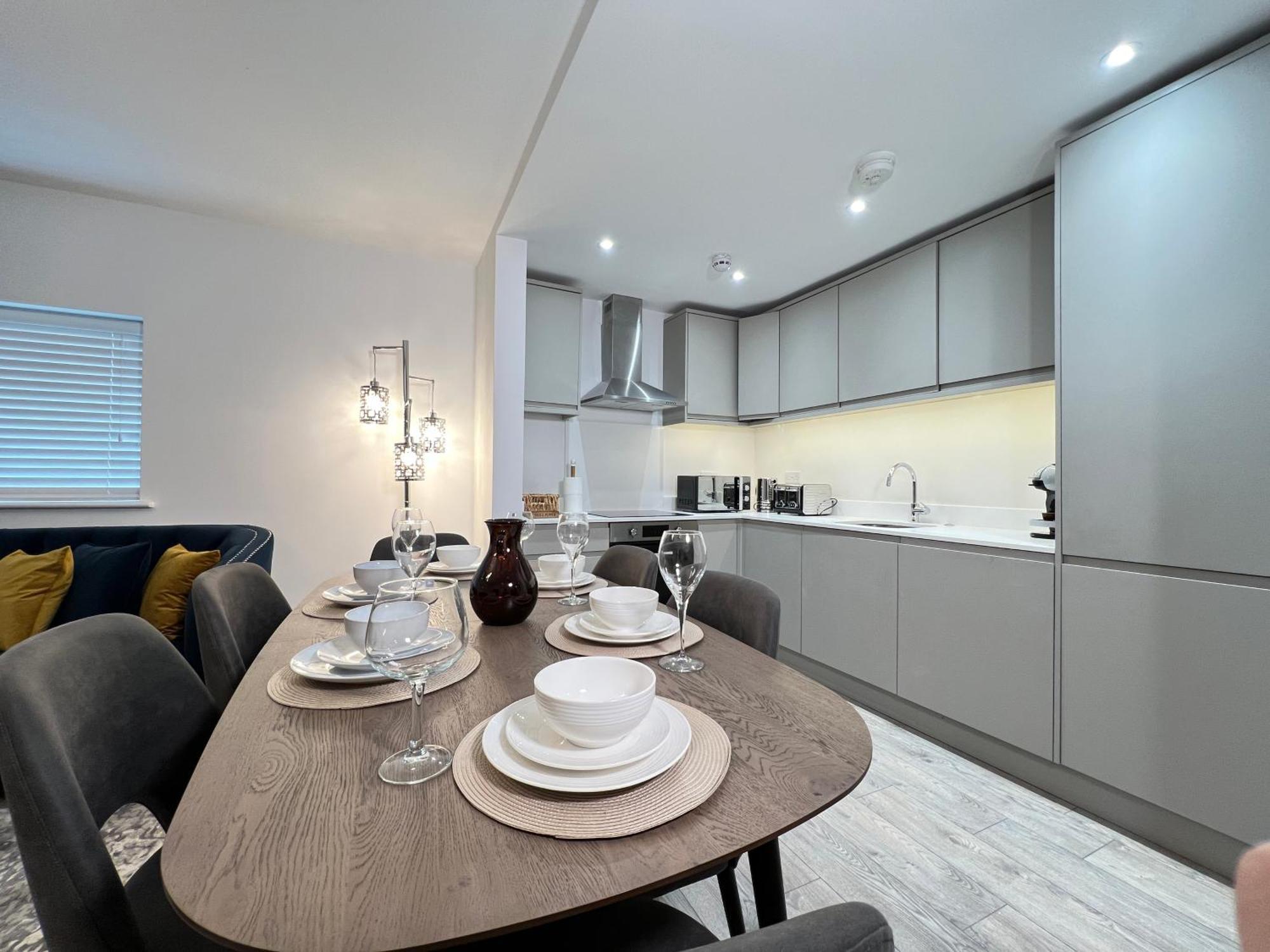 C1, Luxury 2 Bedroom Flat In Wembley London