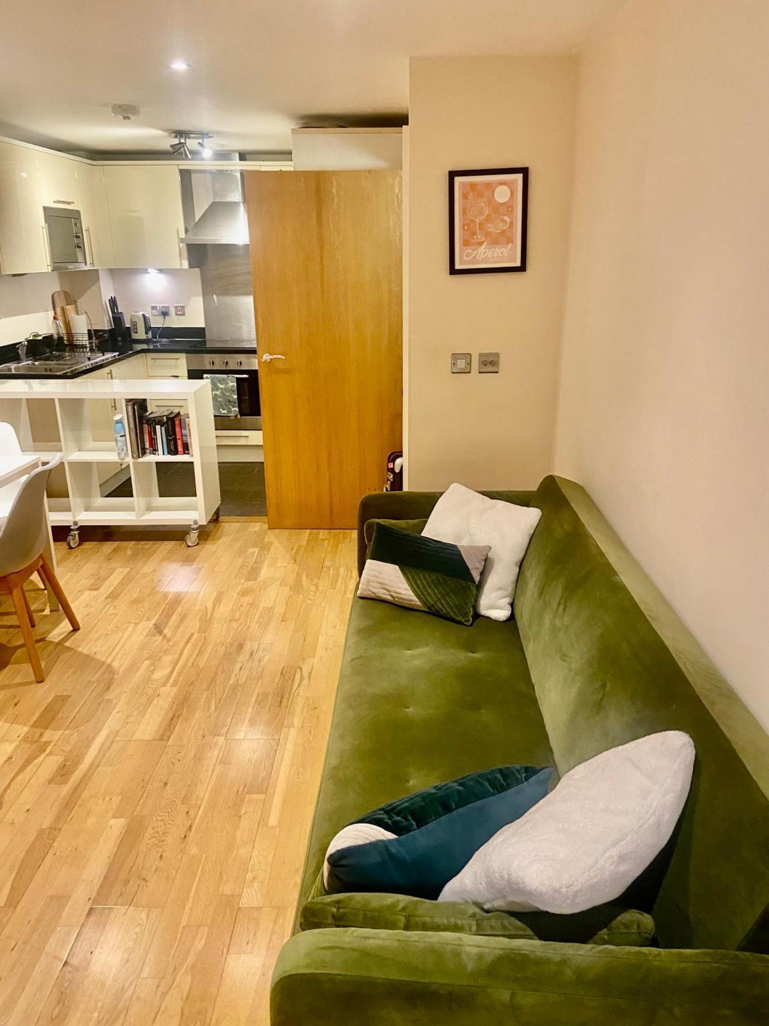 Modern 1 Bedroom Moments From Shoreditch