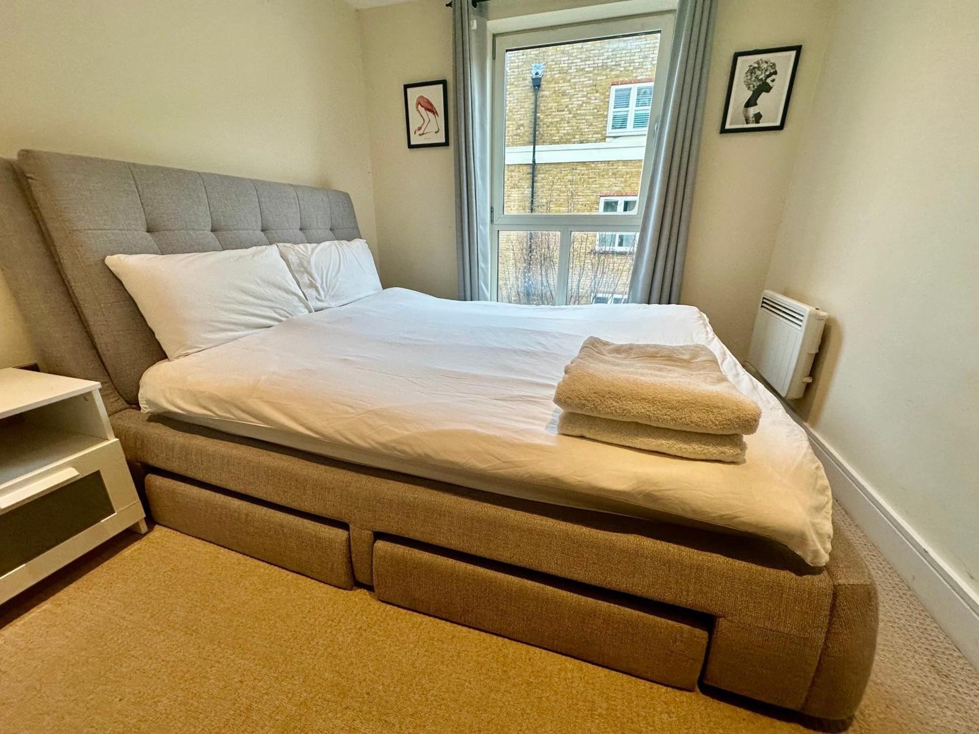 Modern 1 Bedroom Moments From Shoreditch Londres