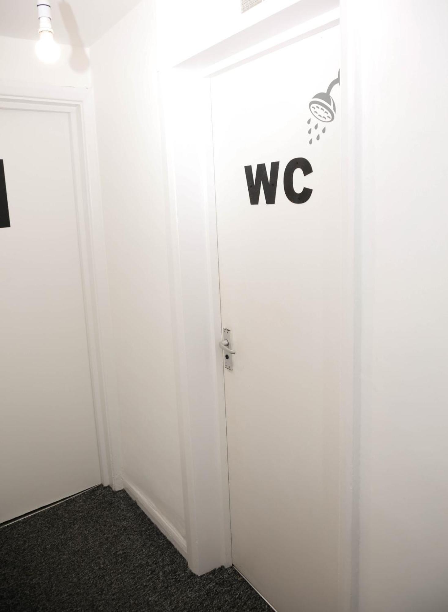Stylish 1-minute Walk To Camden Town Metro, Shops, Cafes, Bars & Restaurants With Shared Bathrooms Privatunterkunft